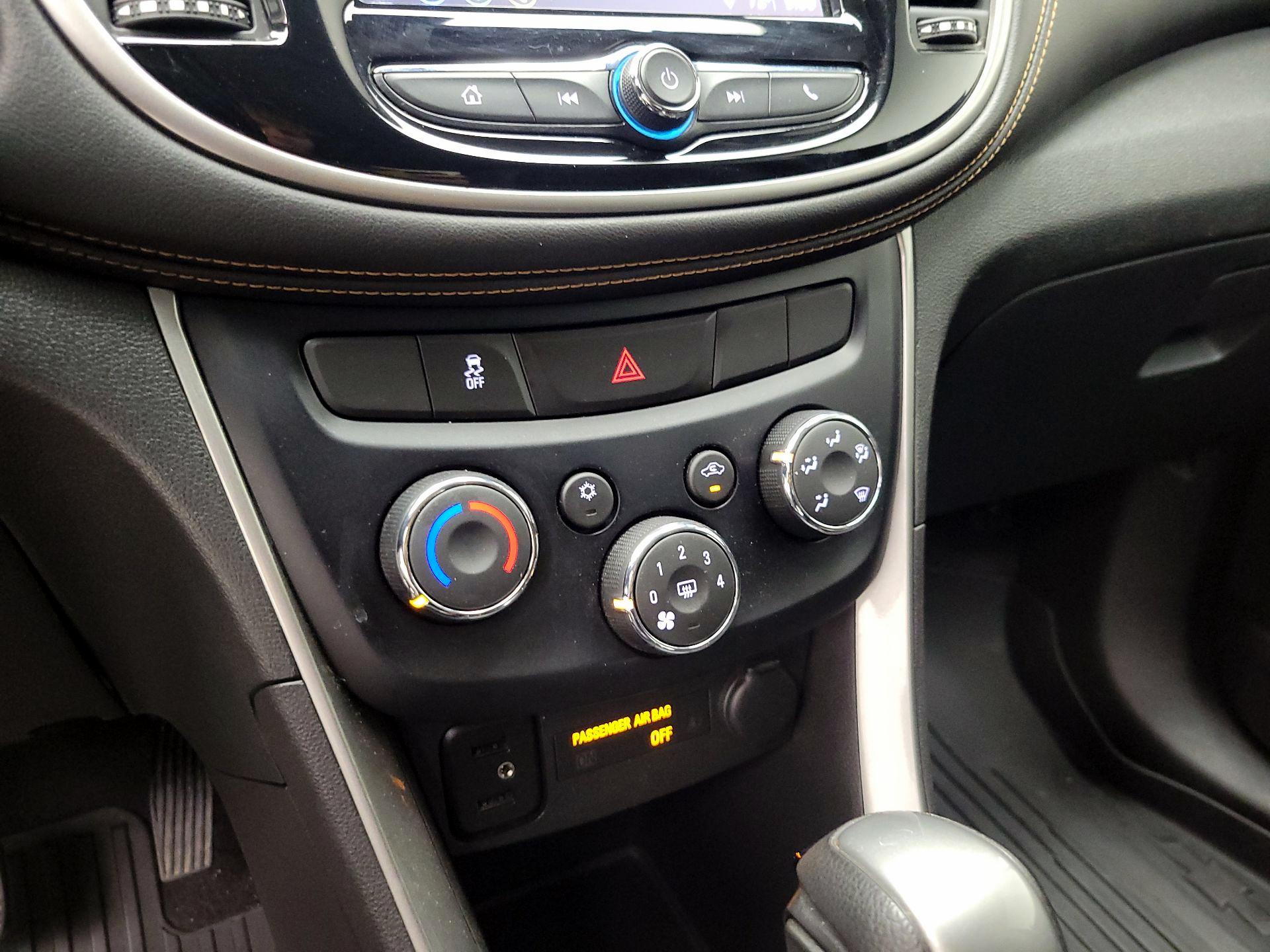 Thumbnail: 2019 Chevrolet Trax - 16