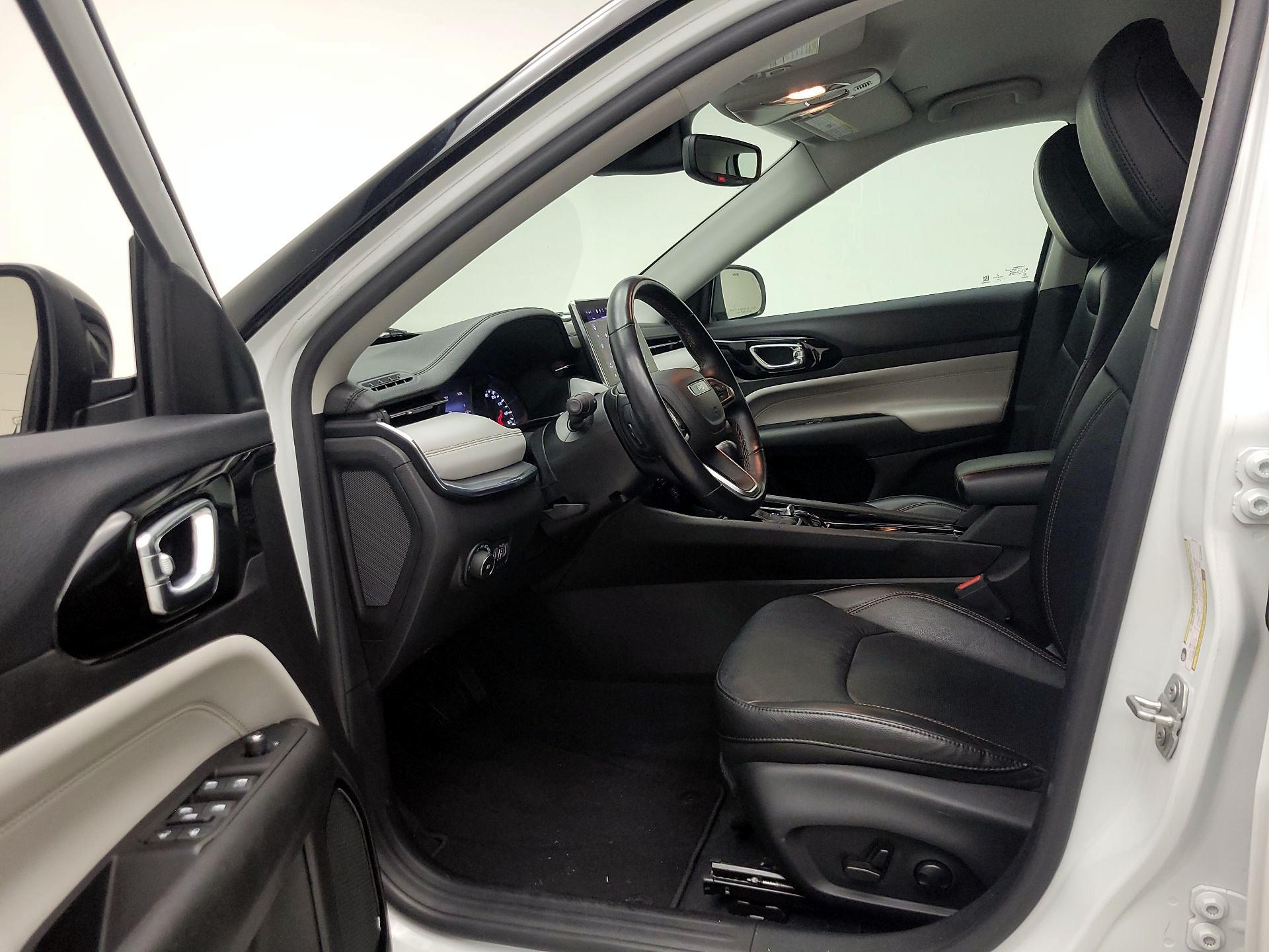 Thumbnail: 2022 Jeep Compass - 11
