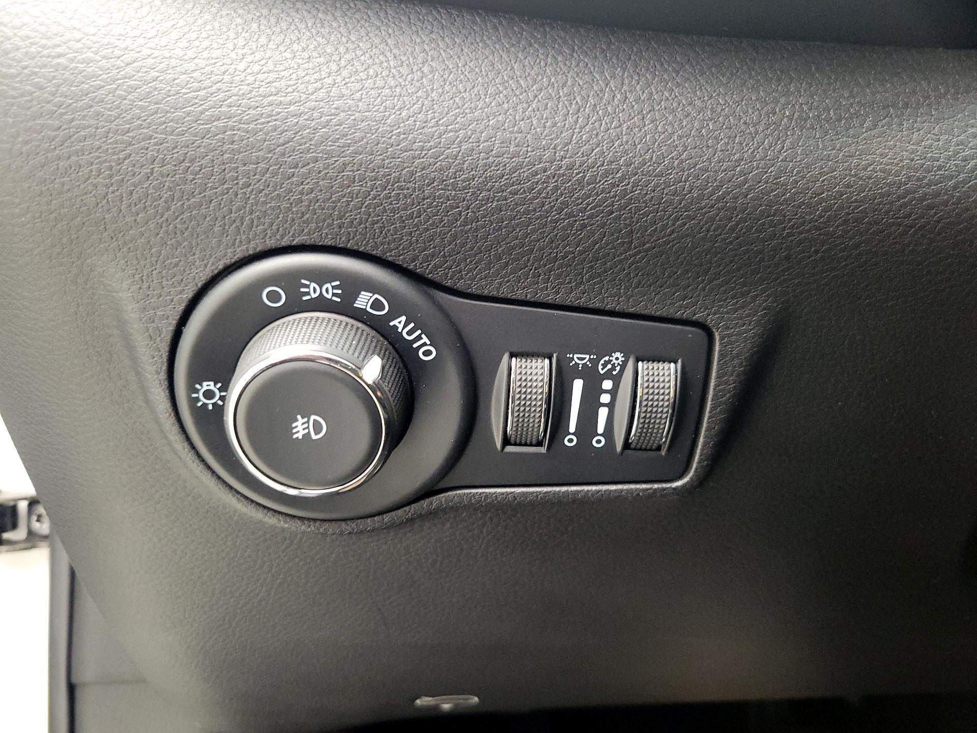 Thumbnail: 2022 Jeep Compass - 13