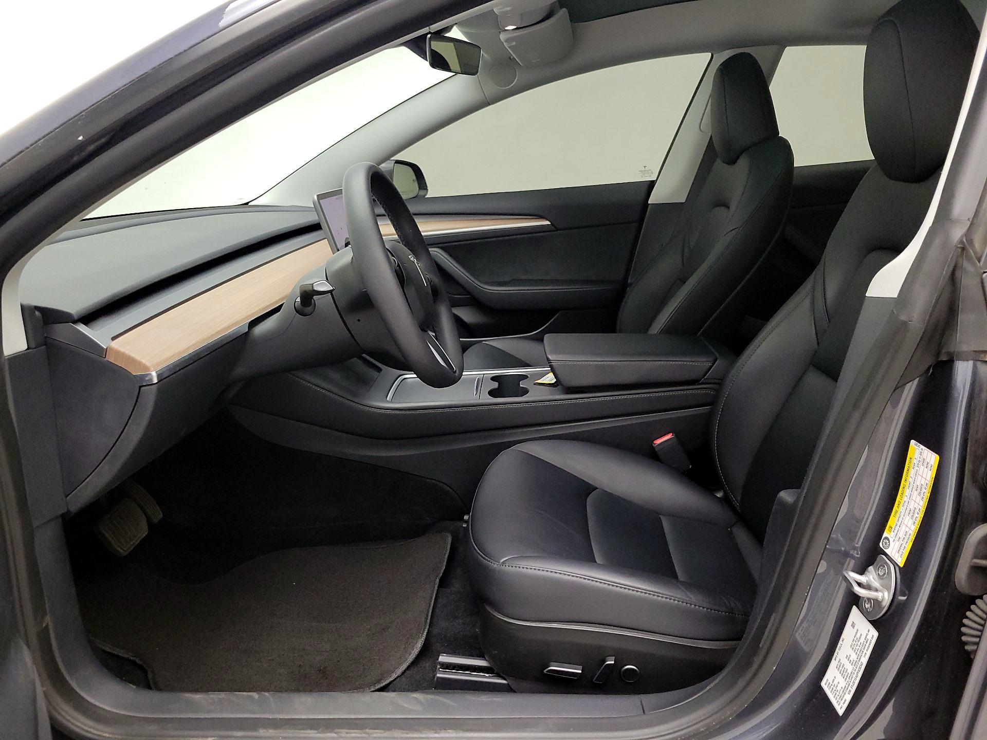 Thumbnail: 2023 Tesla Model 3 - 11