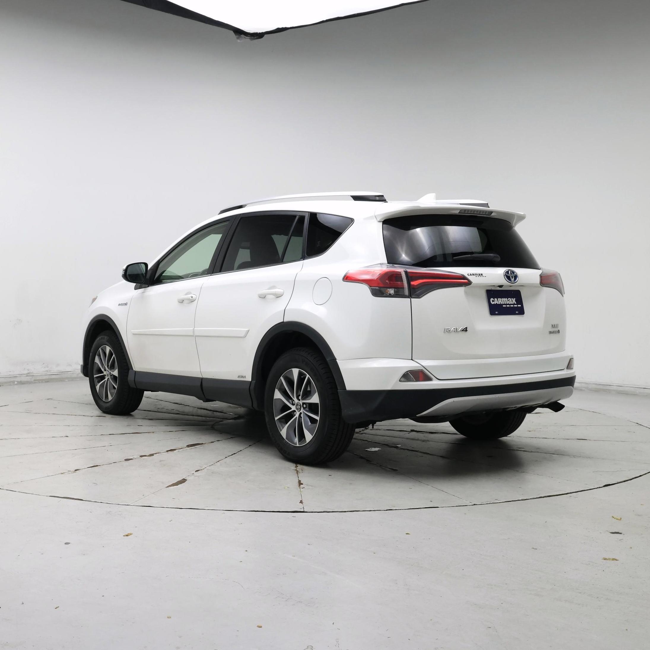 Thumbnail: 2016 Toyota RAV4 - 2