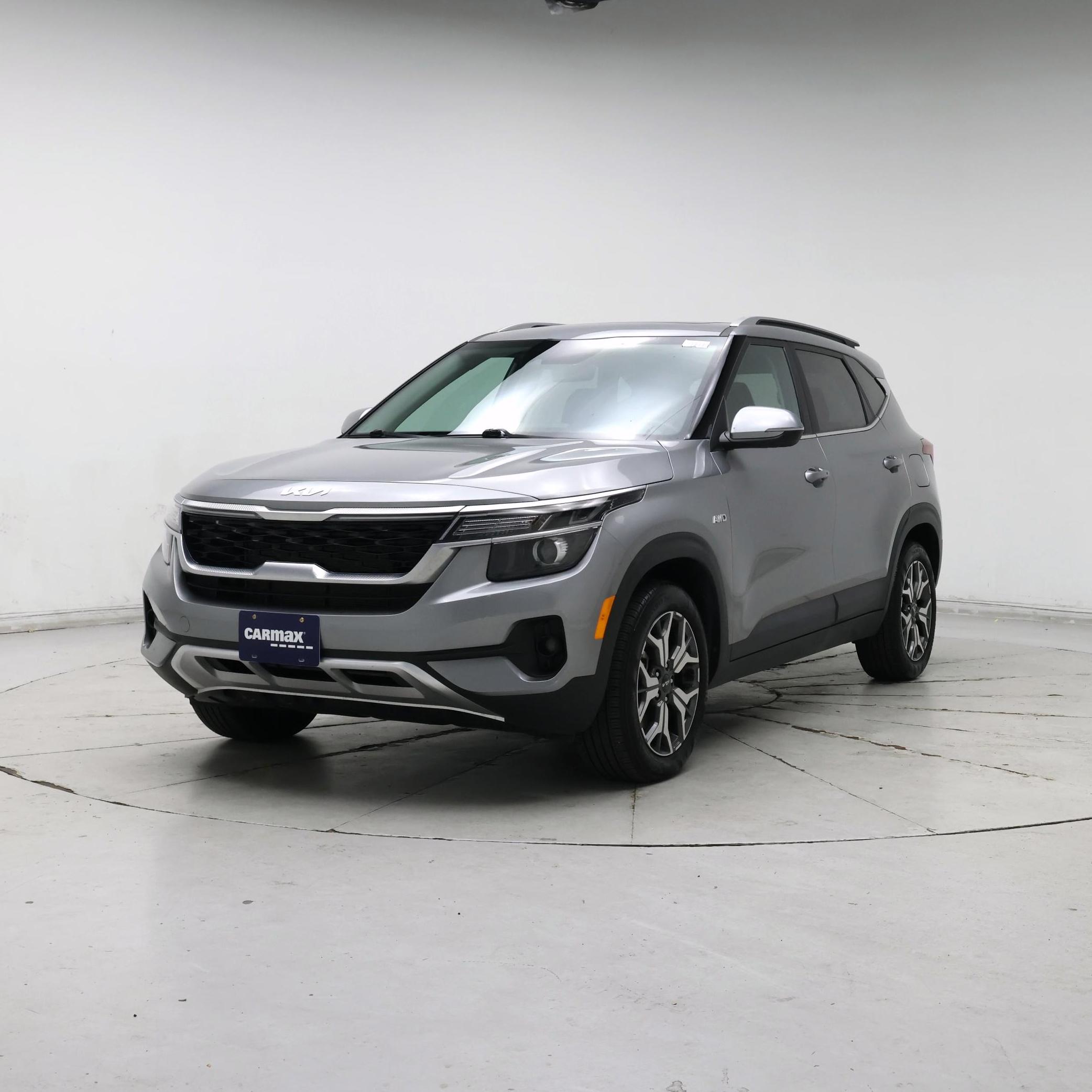 Thumbnail: 2023 Kia Seltos - 4