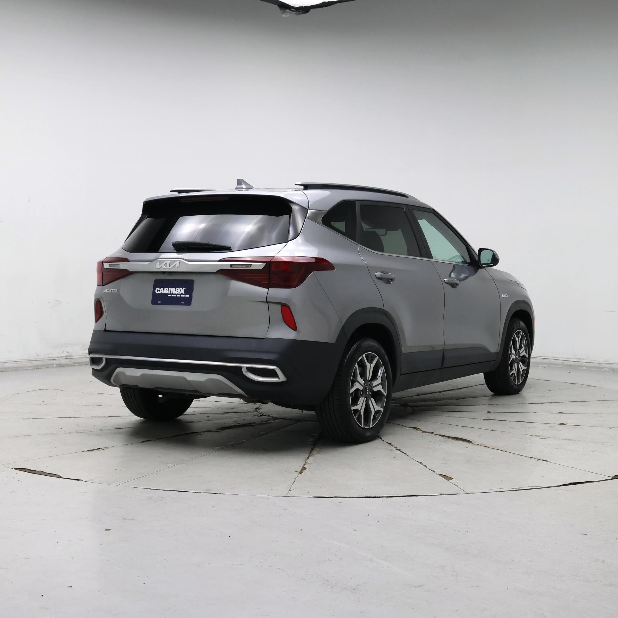 Thumbnail: 2023 Kia Seltos - 8