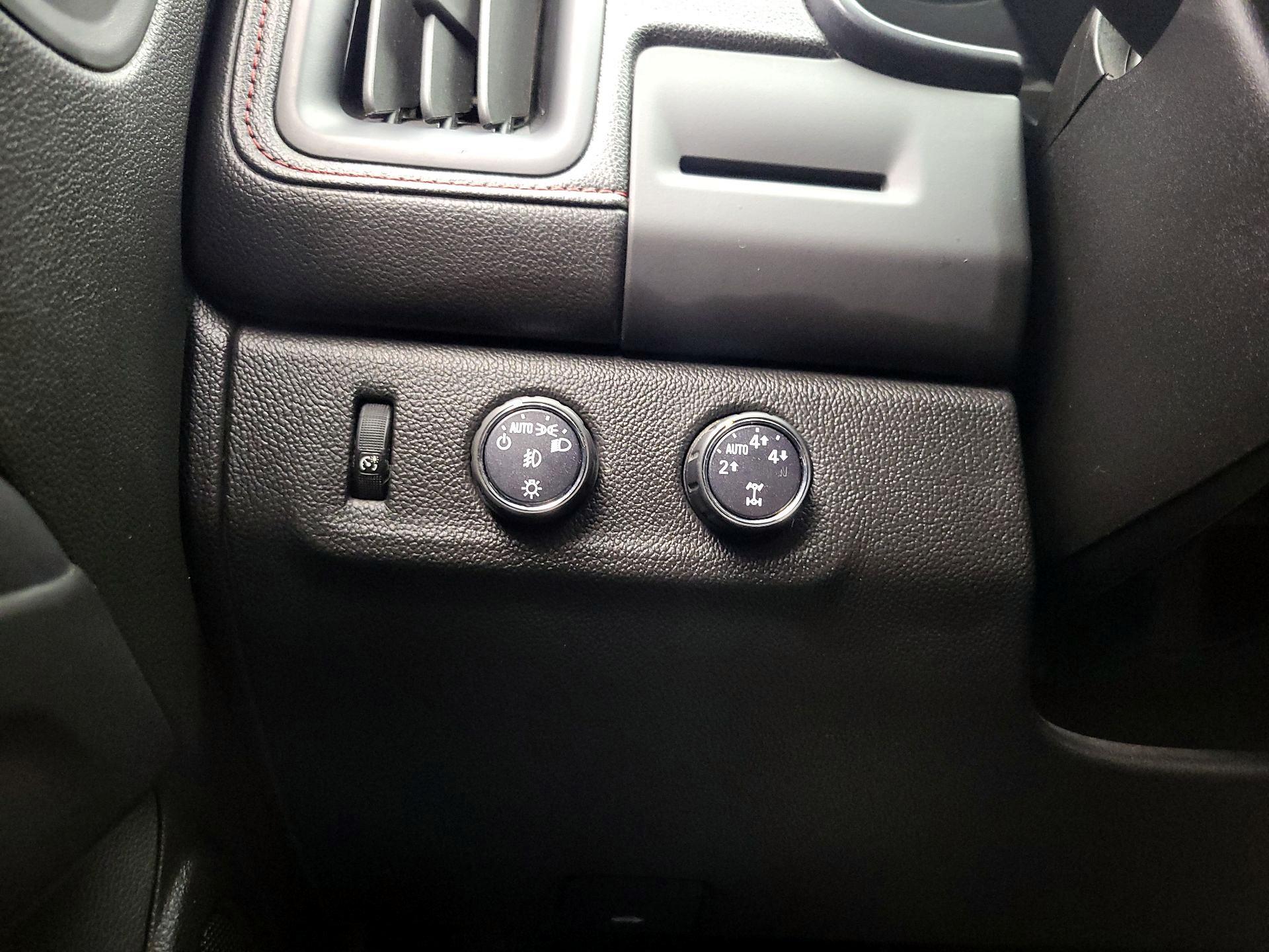 Thumbnail: 2016 GMC Canyon - 13
