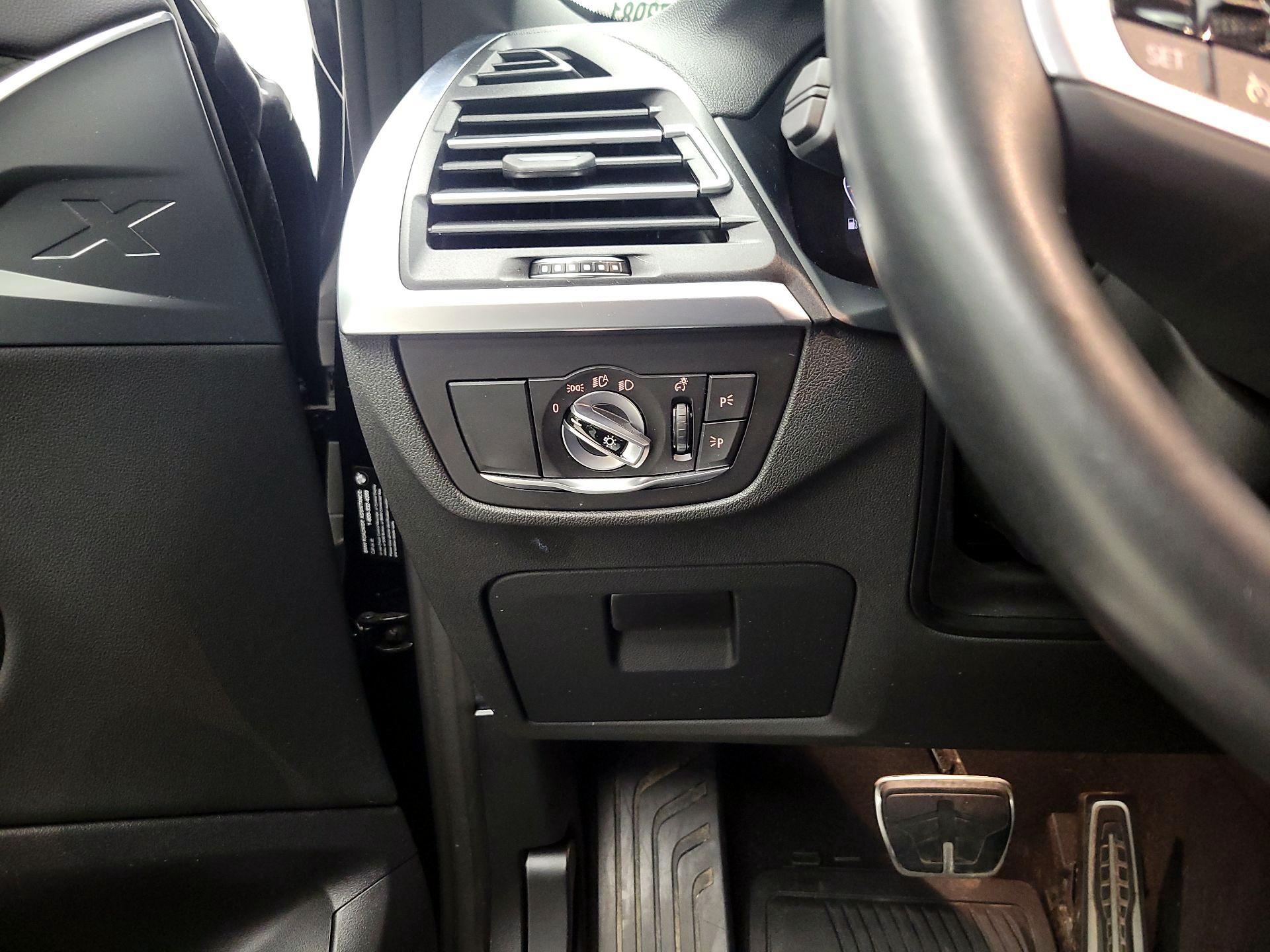 Thumbnail: 2024 BMW X4 - 13