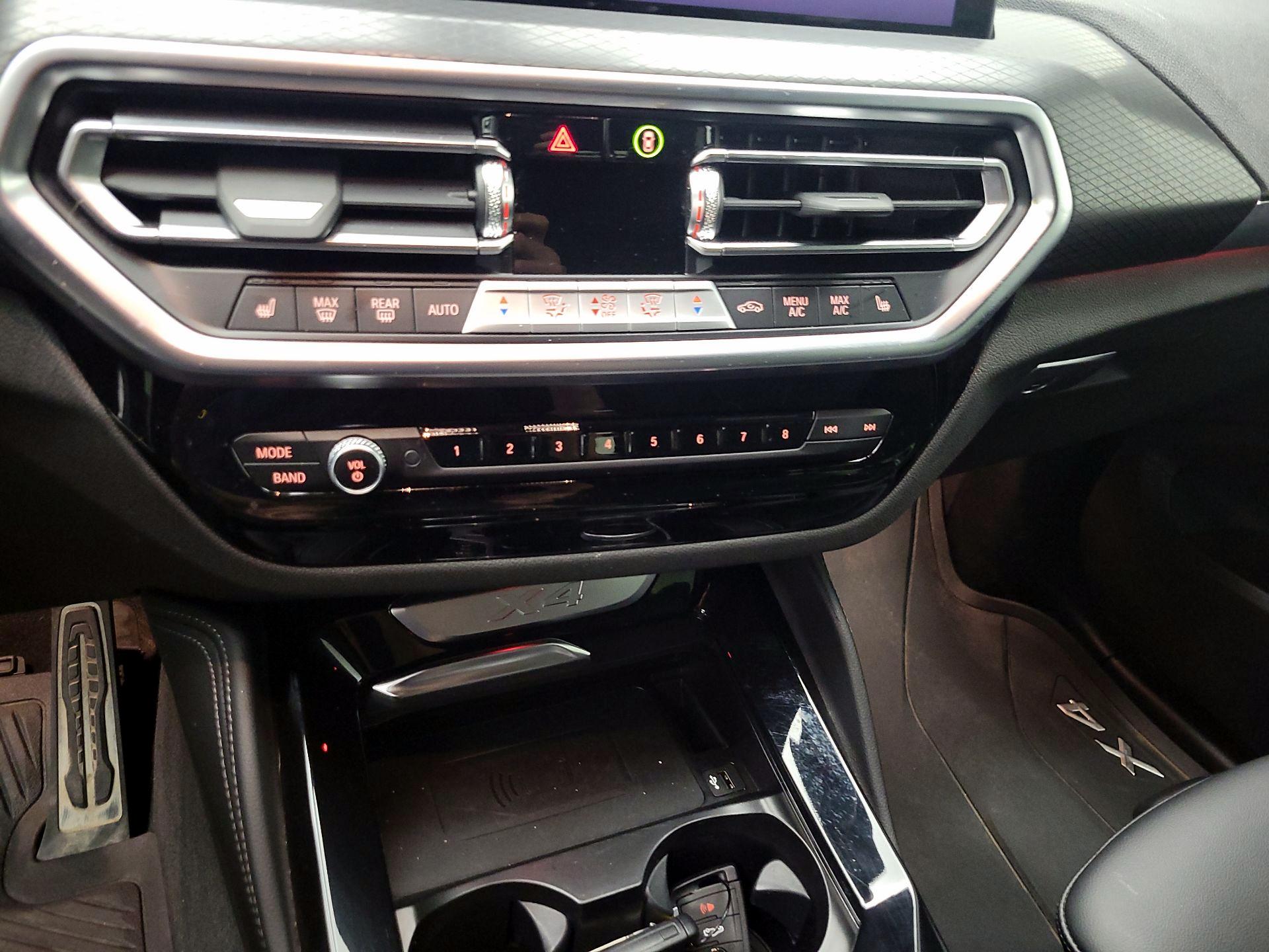 Thumbnail: 2024 BMW X4 - 17