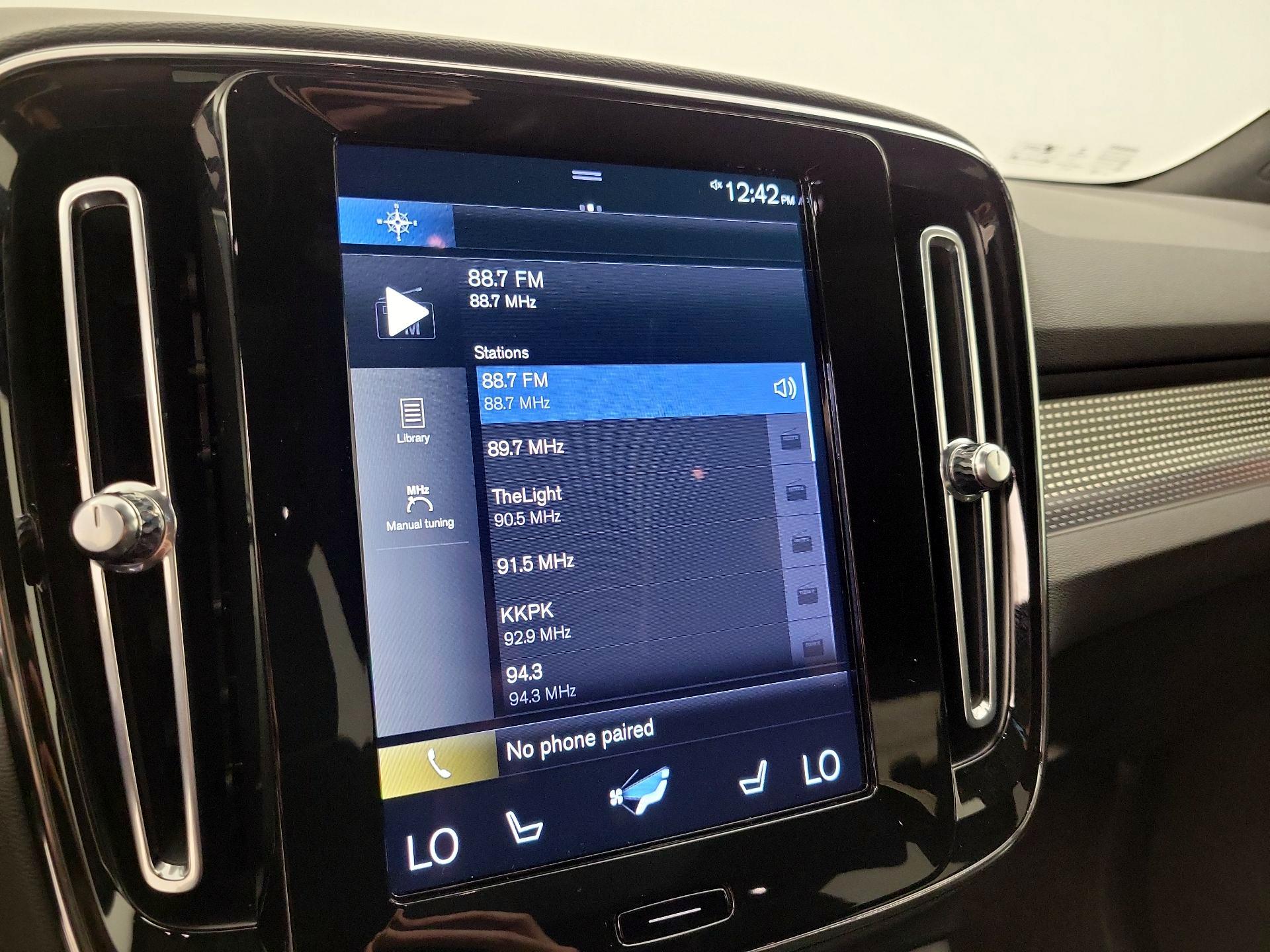 Thumbnail: 2021 Volvo XC40 - 16