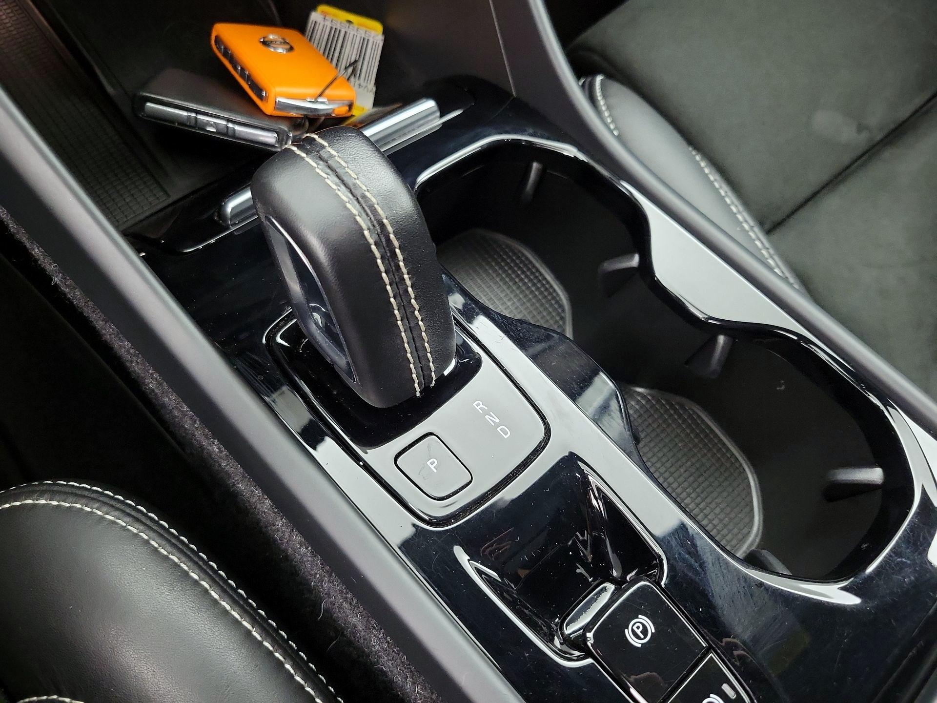 Thumbnail: 2021 Volvo XC40 - 18