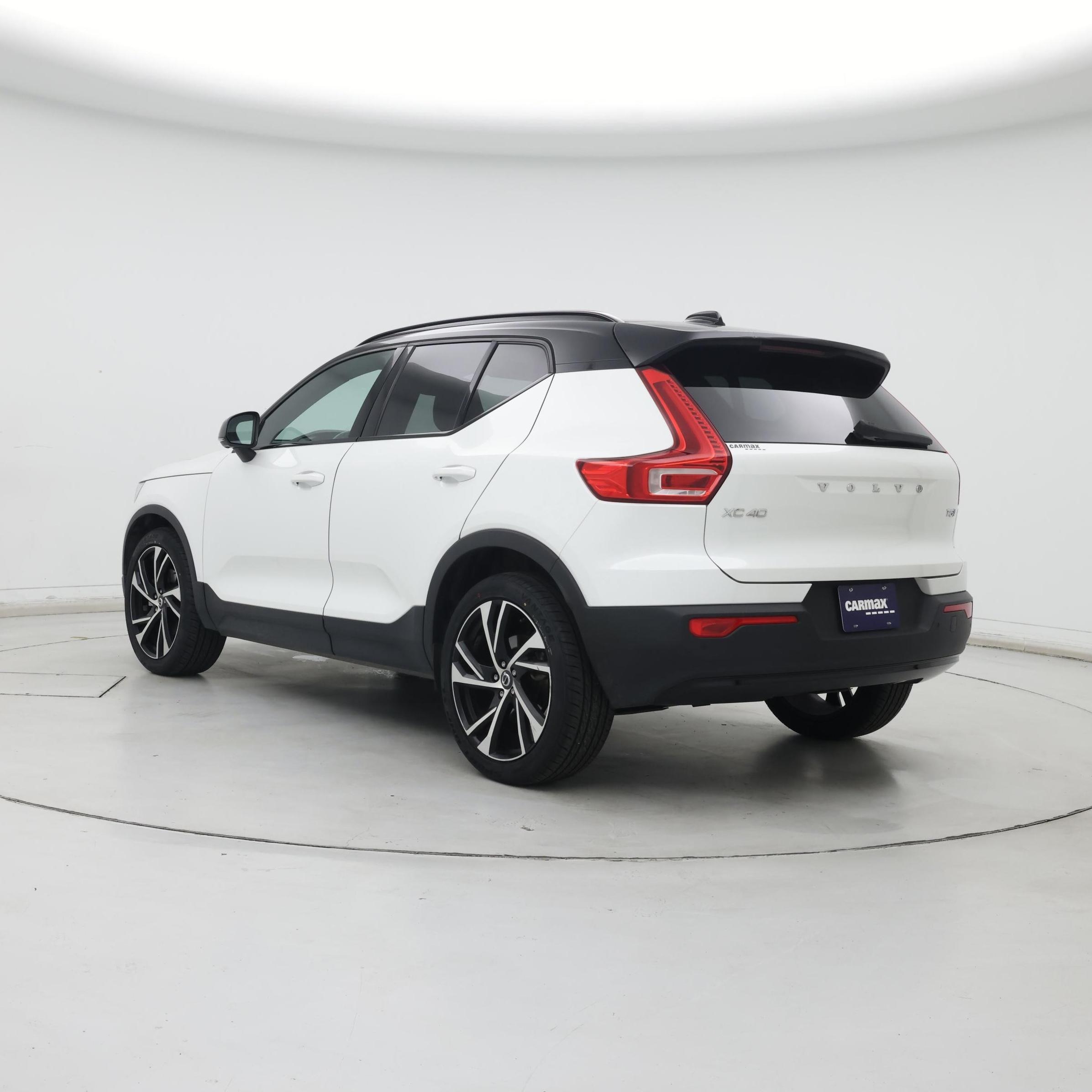 Thumbnail: 2021 Volvo XC40 - 2