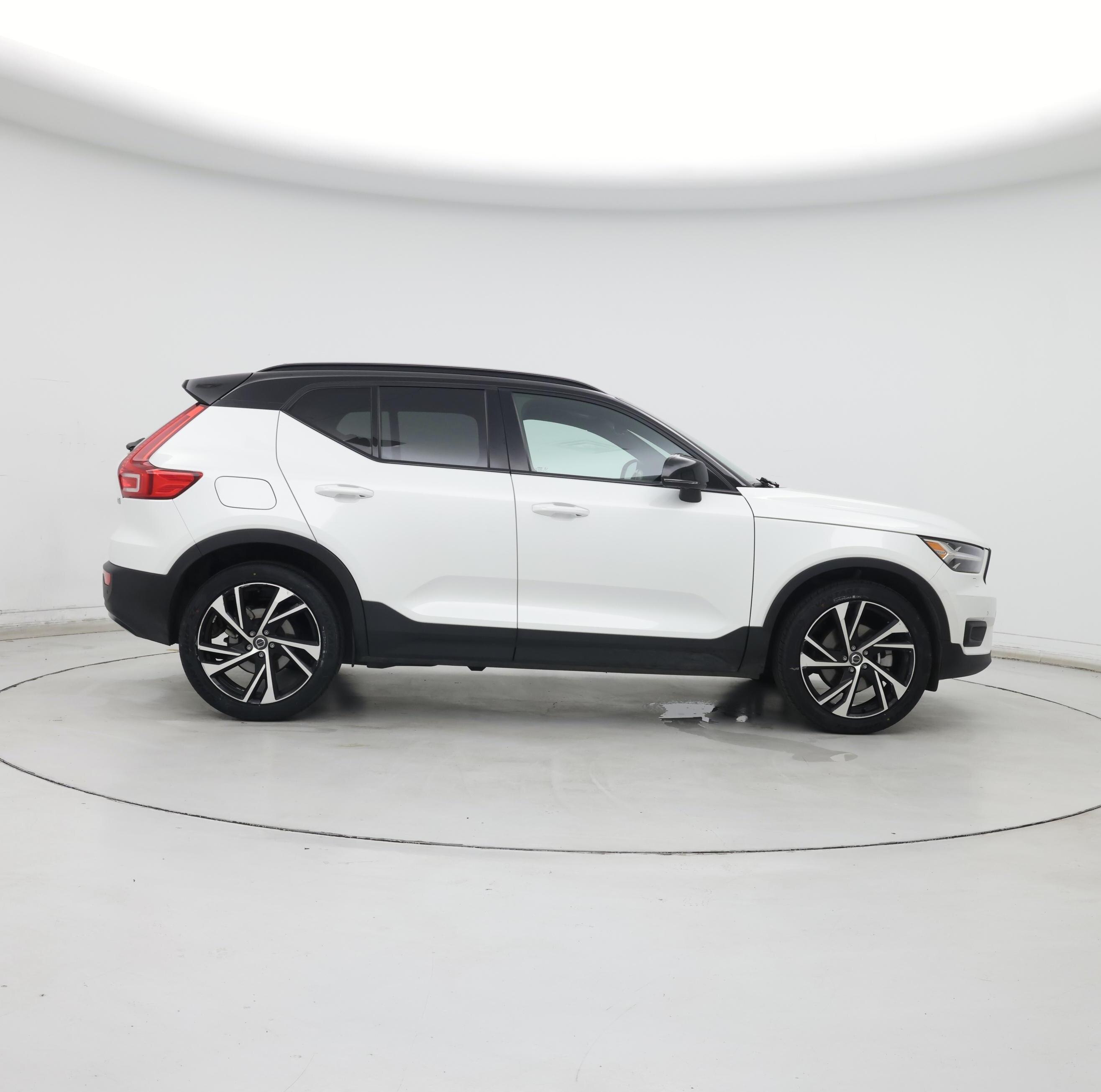 Thumbnail: 2021 Volvo XC40 - 7