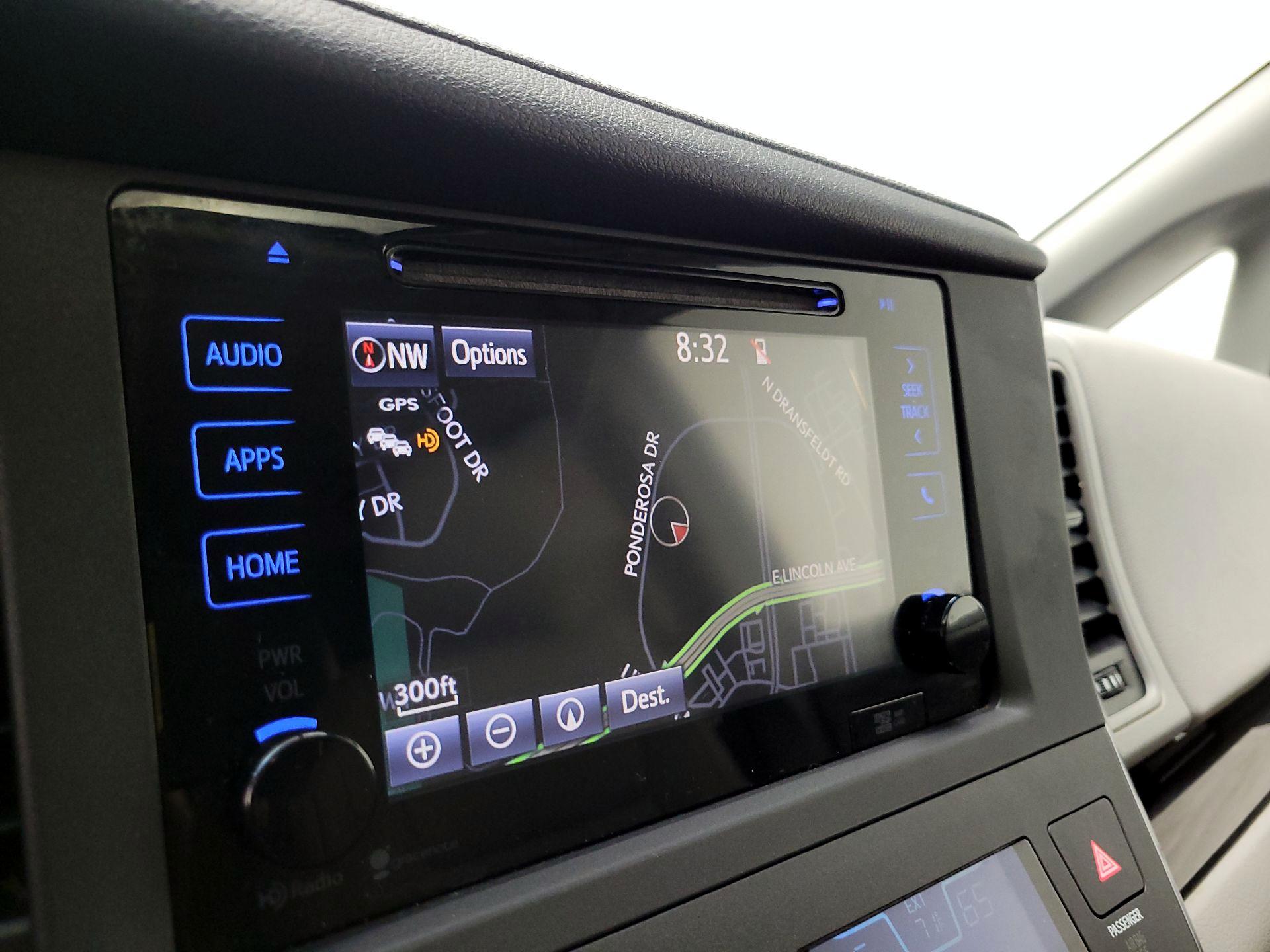 Thumbnail: 2015 Toyota Sienna - 14