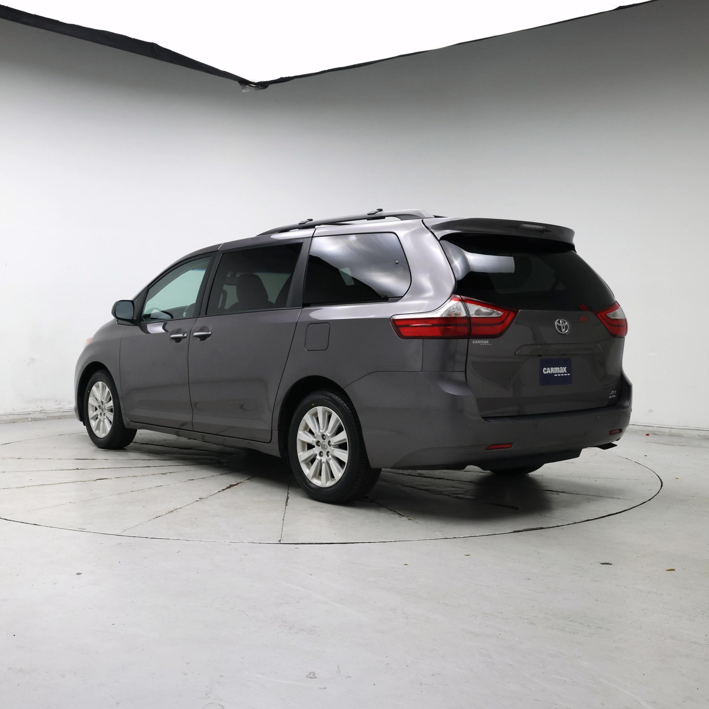 Thumbnail: 2015 Toyota Sienna - 2