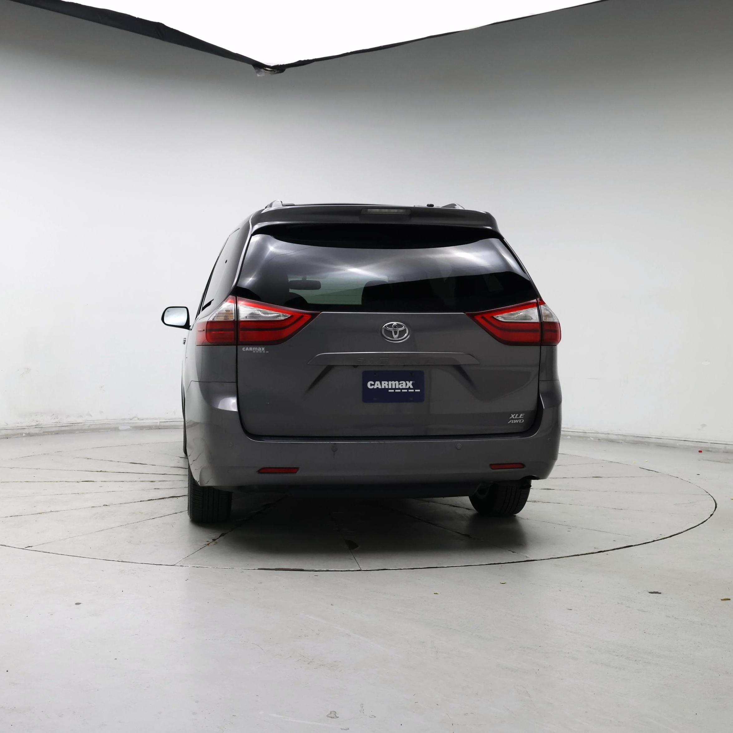 Thumbnail: 2015 Toyota Sienna - 6