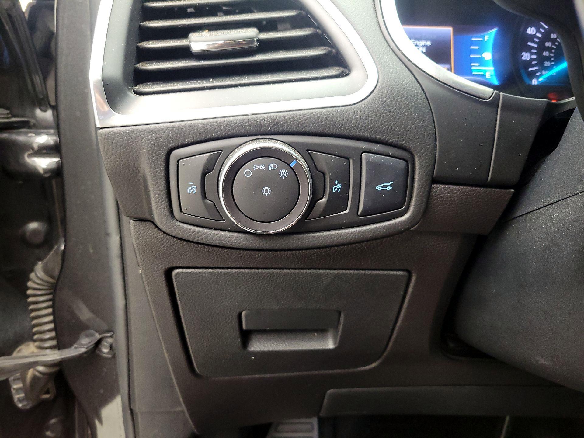 Thumbnail: 2015 Ford Edge - 13