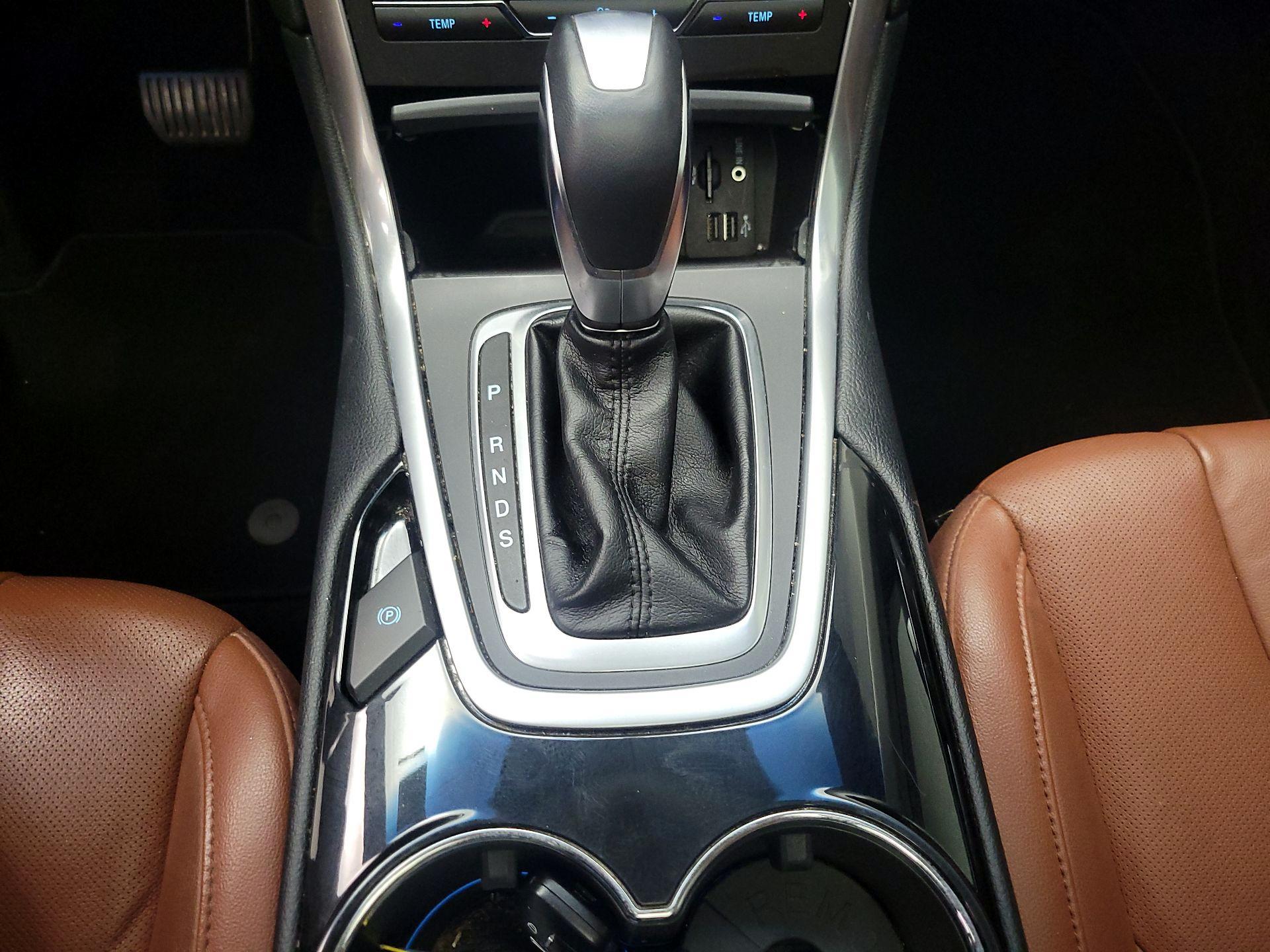 Thumbnail: 2015 Ford Edge - 18