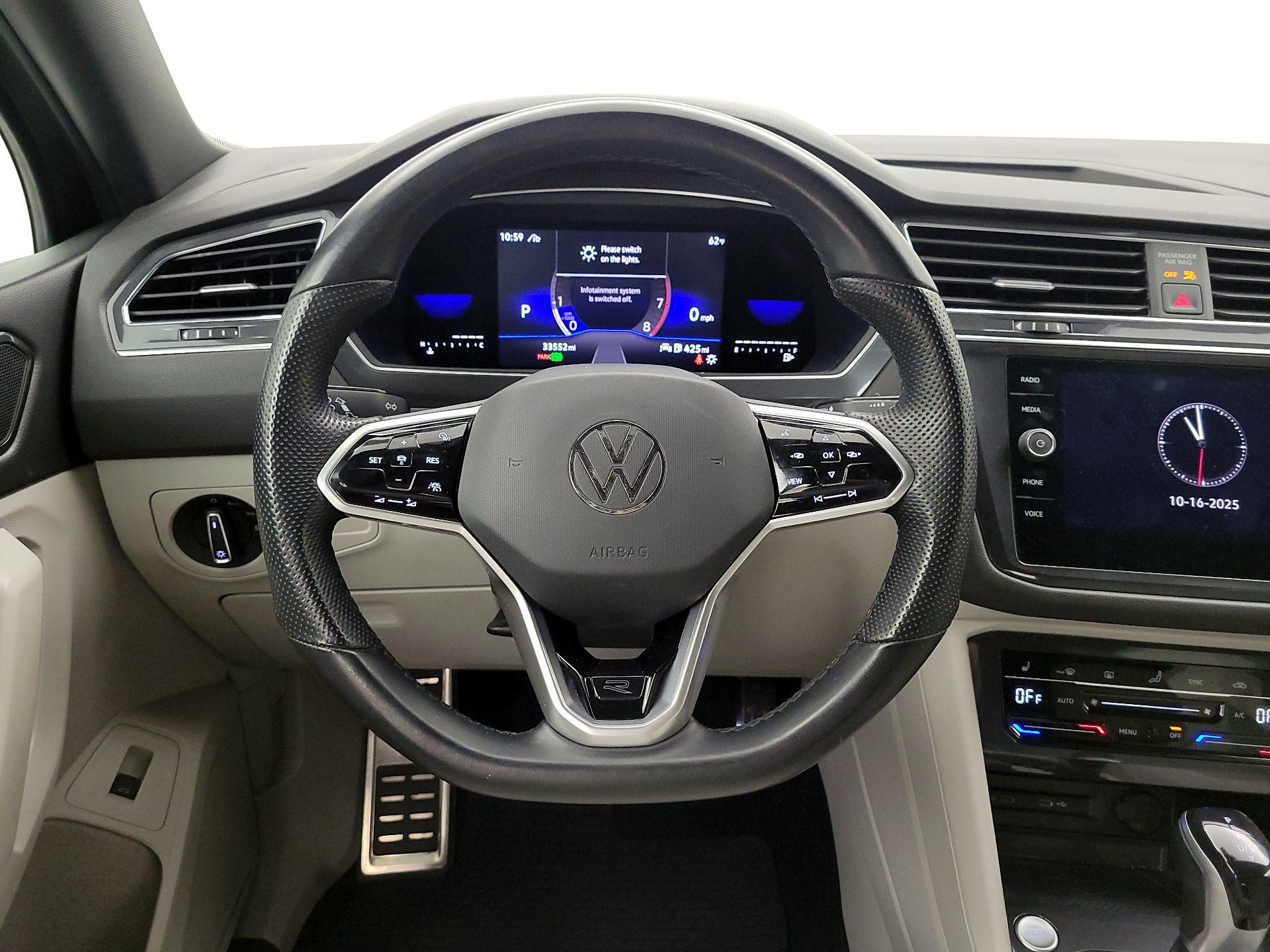 Thumbnail: 2022 Volkswagen Tiguan - 10