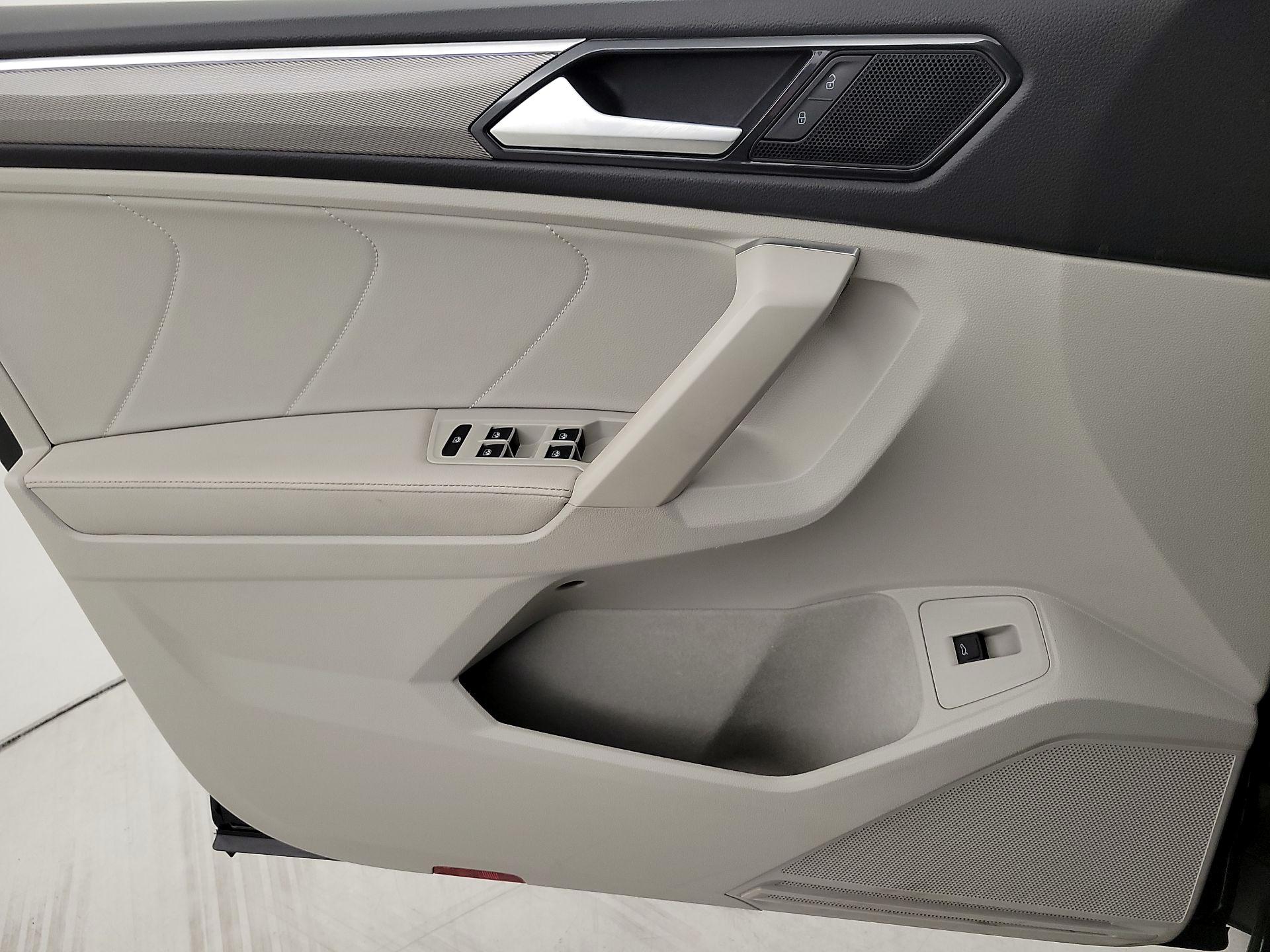 Thumbnail: 2022 Volkswagen Tiguan - 12