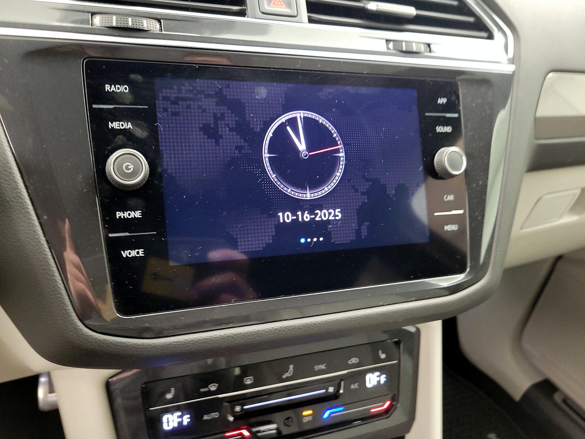 Thumbnail: 2022 Volkswagen Tiguan - 13