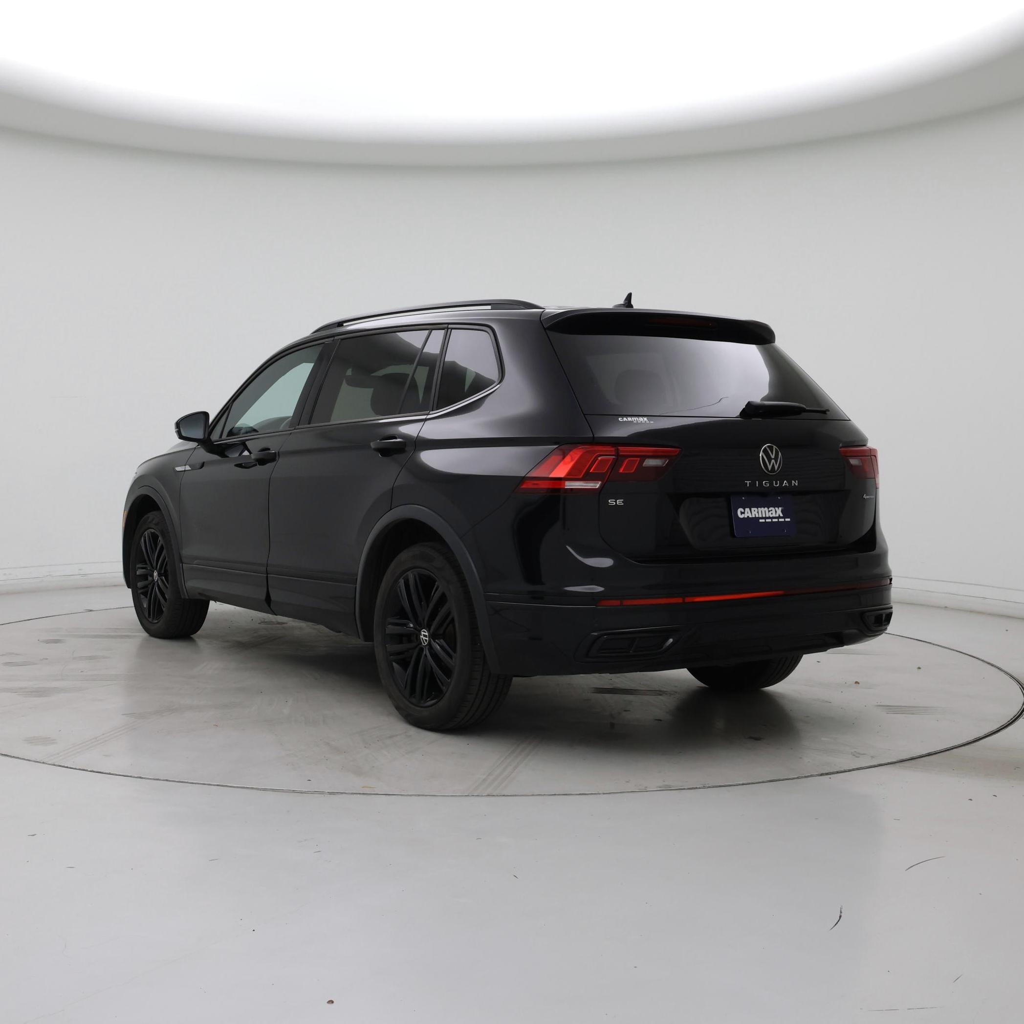 Thumbnail: 2022 Volkswagen Tiguan - 2