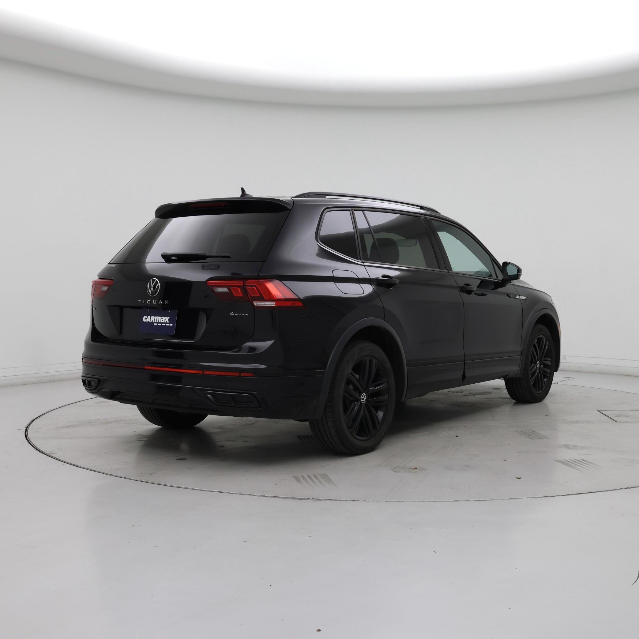 Thumbnail: 2022 Volkswagen Tiguan - 8