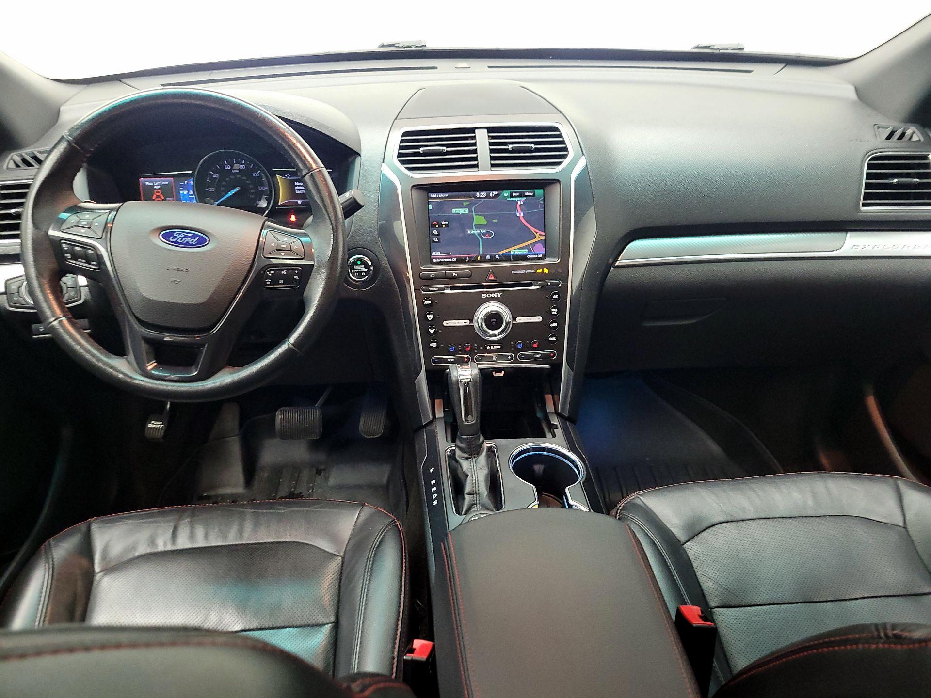 Thumbnail: 2016 Ford Explorer - 9