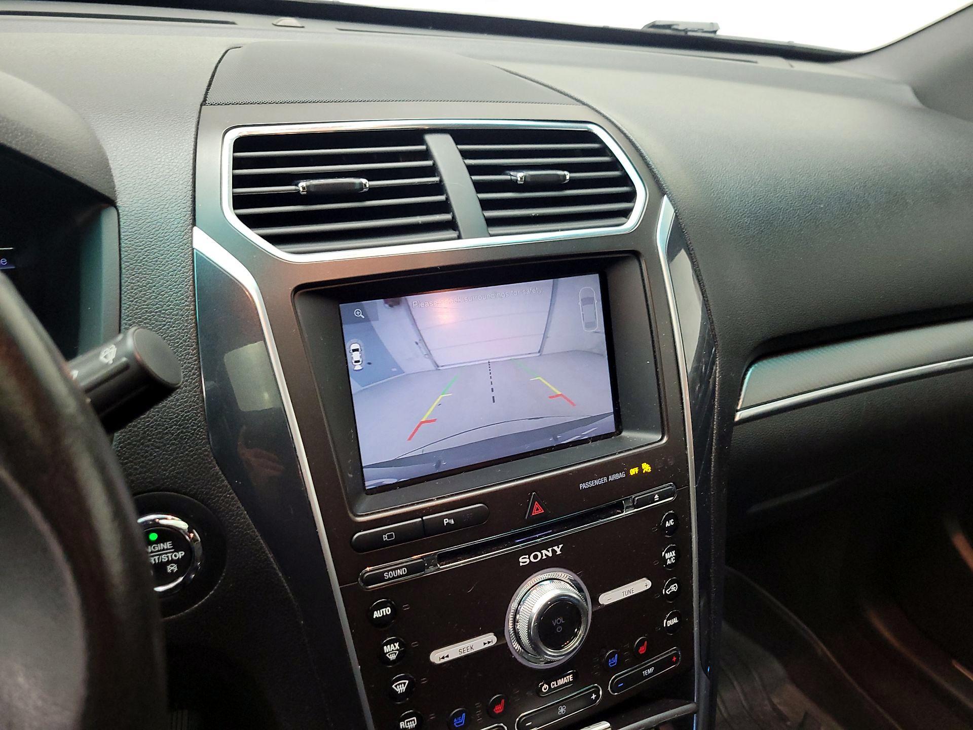 Thumbnail: 2016 Ford Explorer - 15