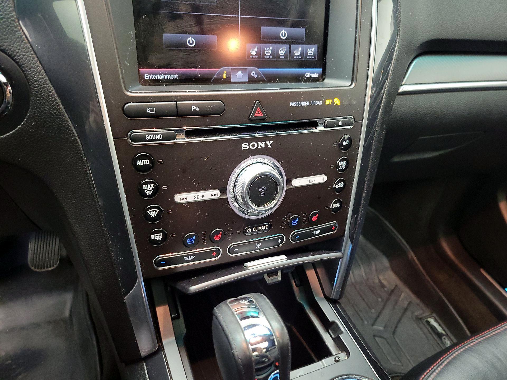 Thumbnail: 2016 Ford Explorer - 17
