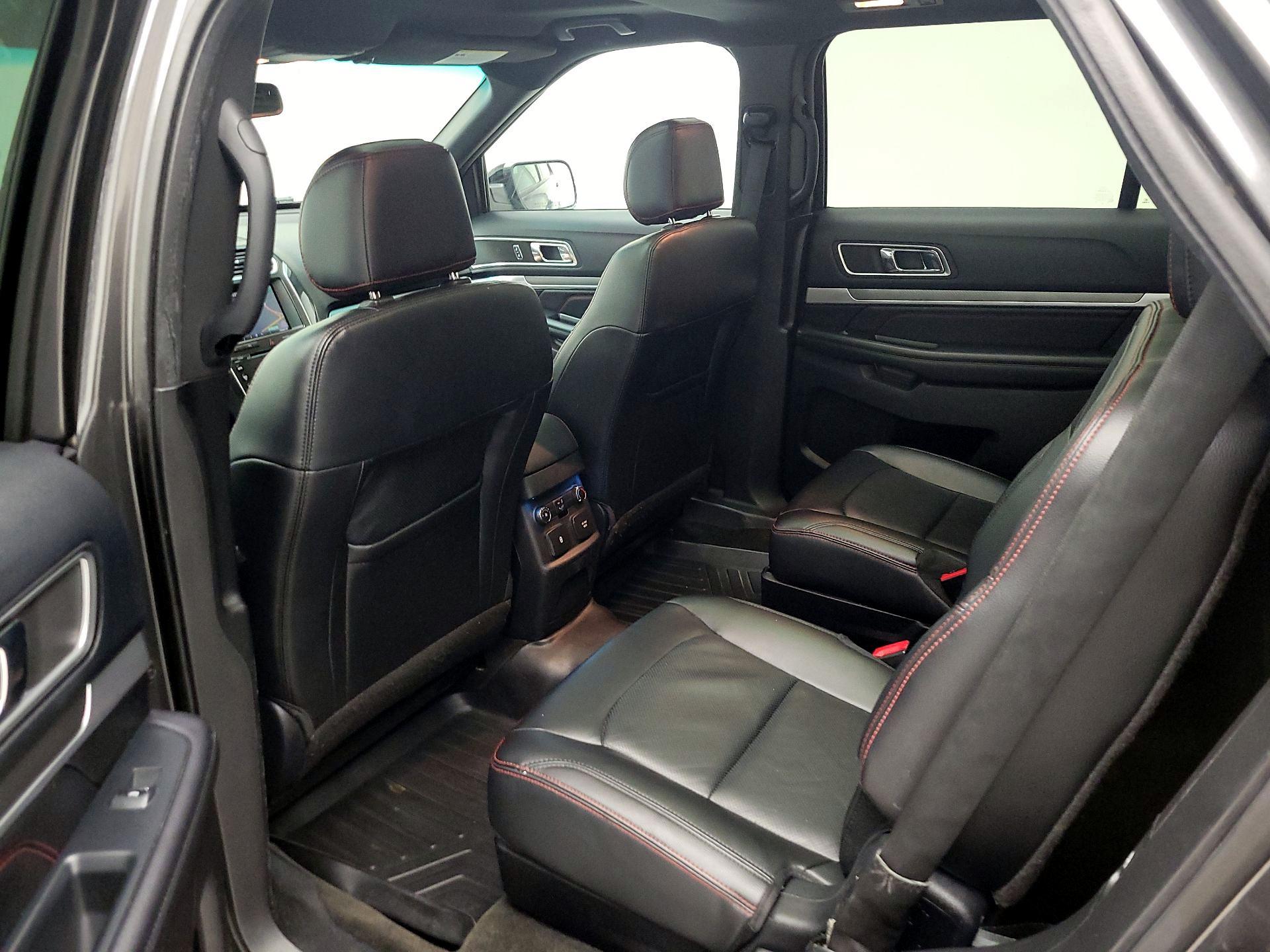 Thumbnail: 2016 Ford Explorer - 20