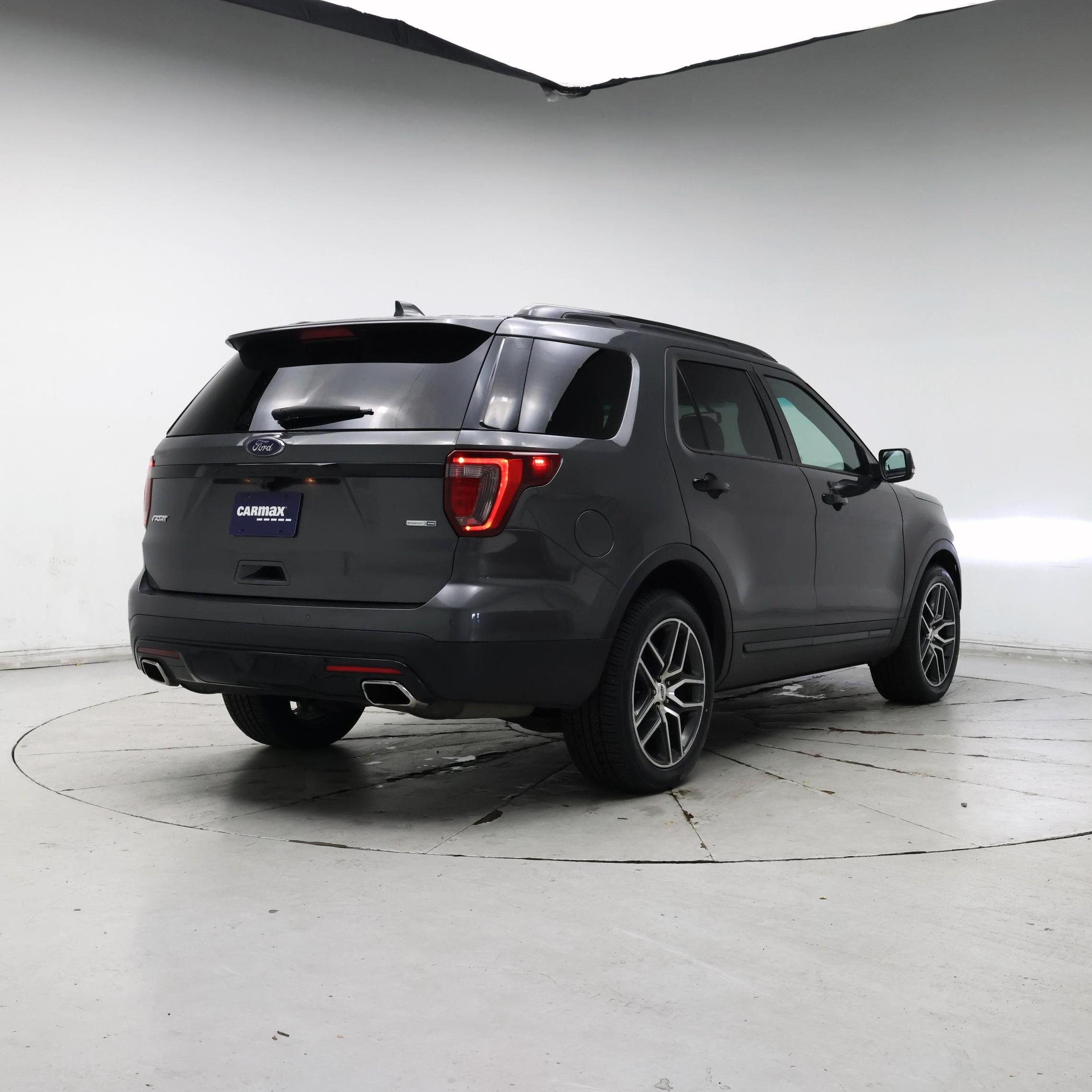 Thumbnail: 2016 Ford Explorer - 8