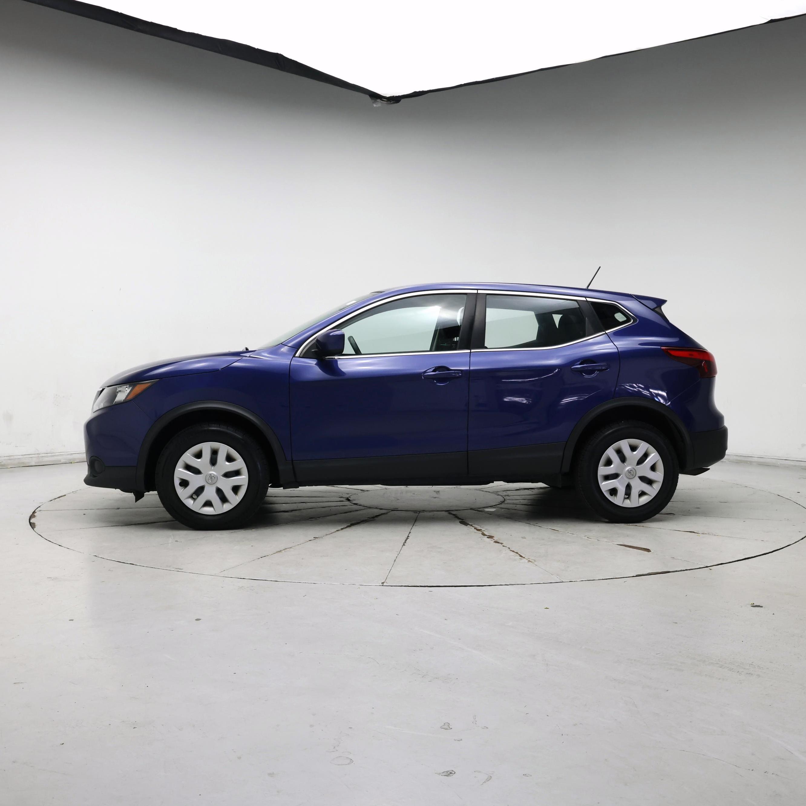 Thumbnail: 2019 Nissan Rogue Sport - 3