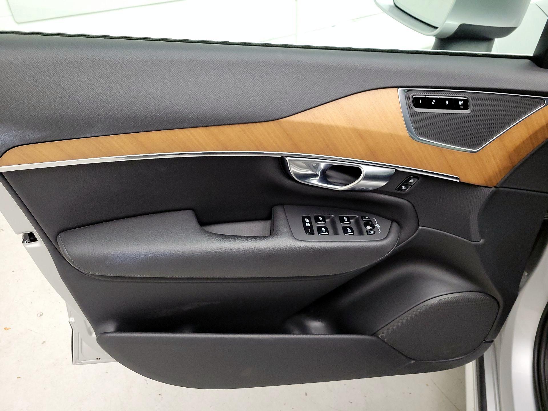 Thumbnail: 2022 Volvo XC90 - 10