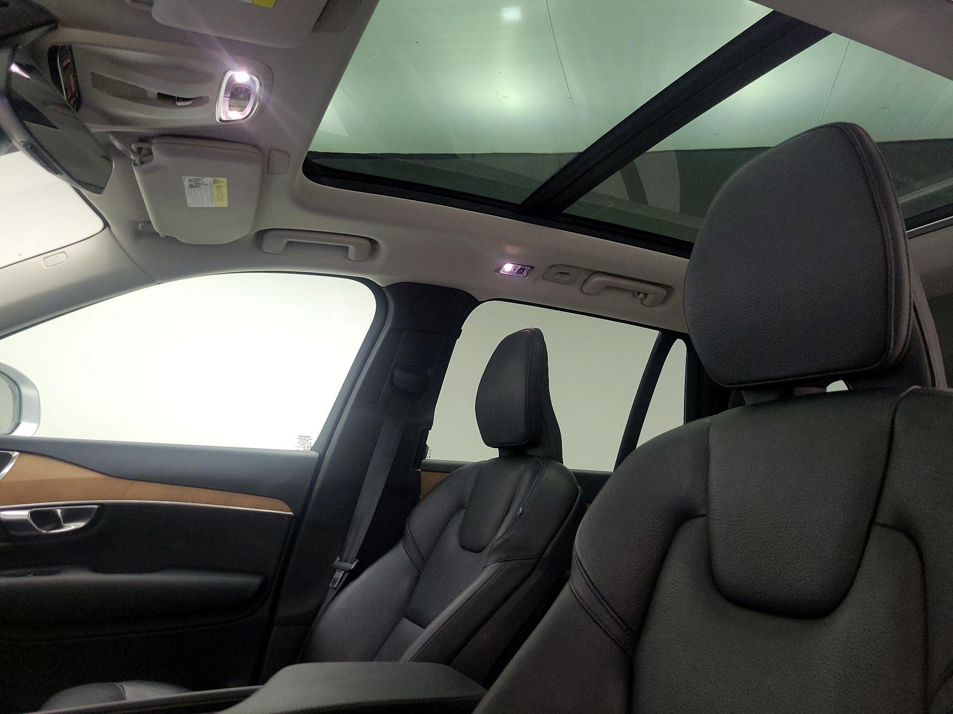 Thumbnail: 2022 Volvo XC90 - 18