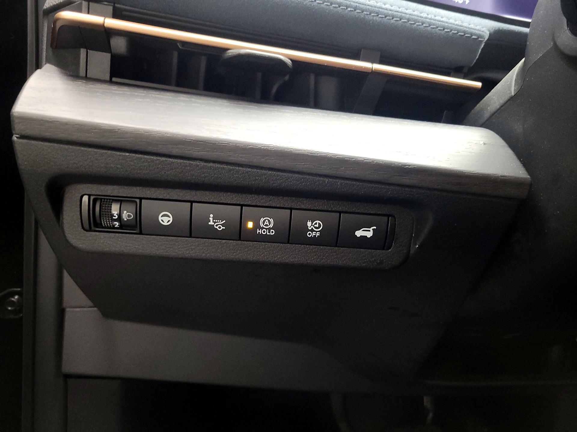 Thumbnail: 2023 Nissan Ariya - 11