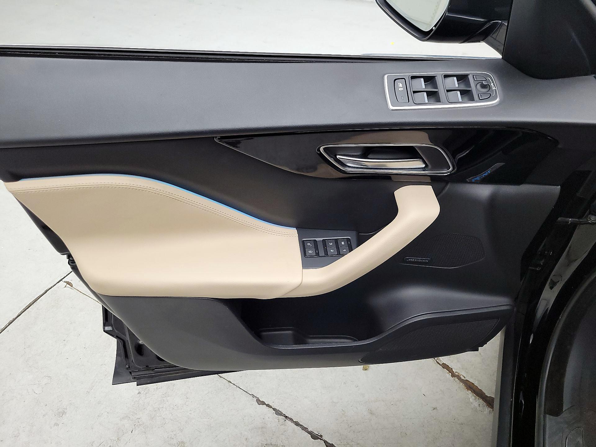 Thumbnail: 2020 Jaguar F-Pace - 12