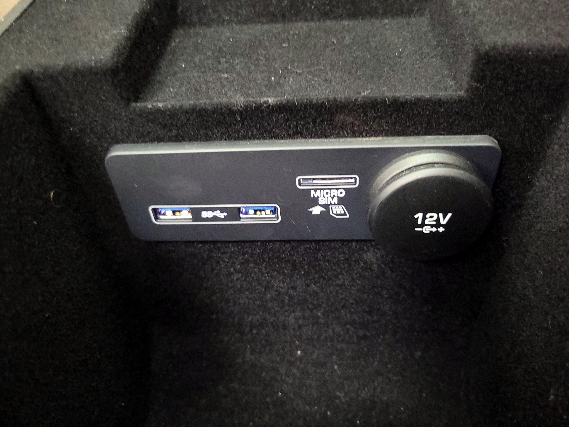 Thumbnail: 2020 Jaguar F-Pace - 19