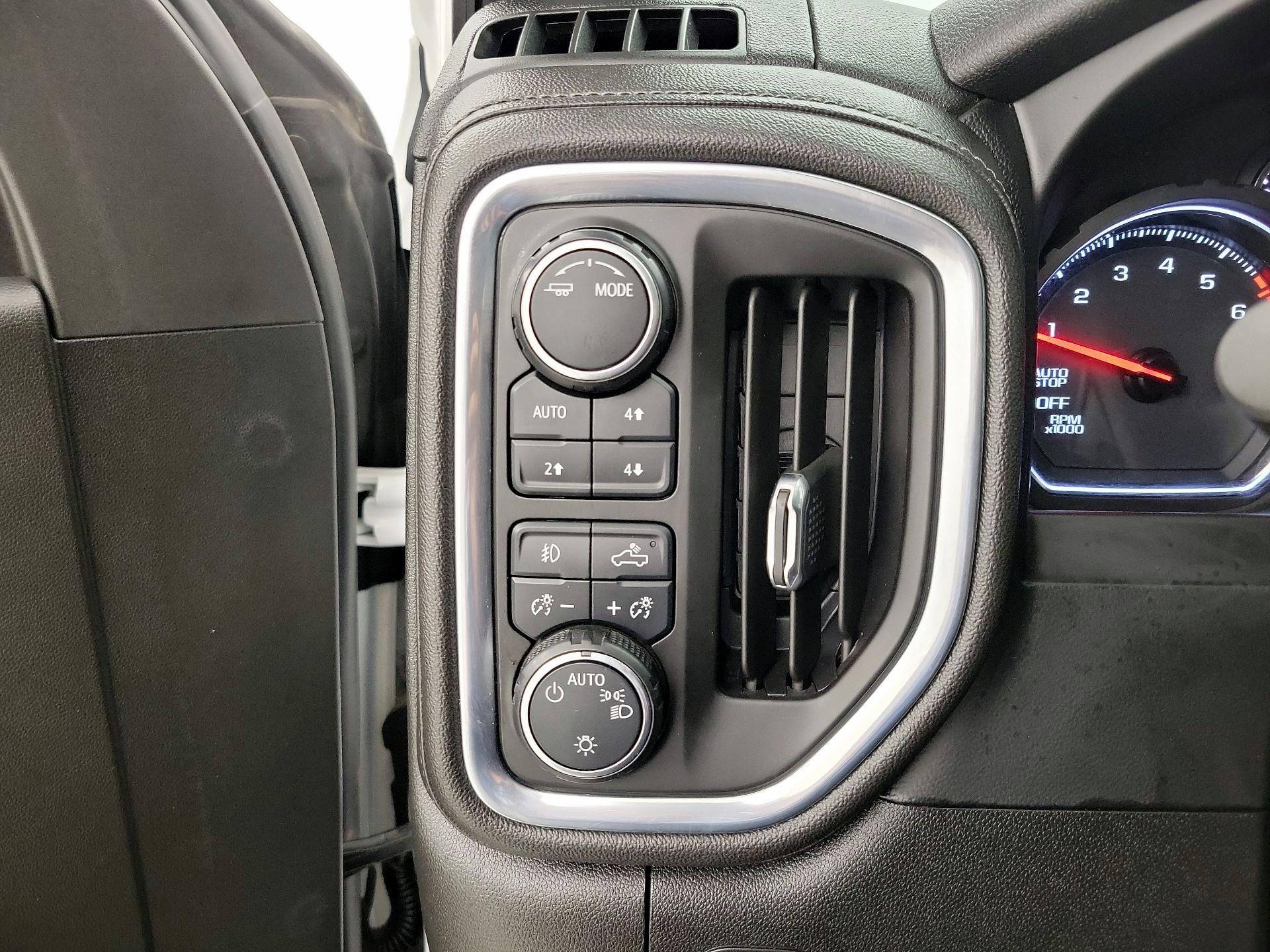 Thumbnail: 2020 Chevrolet Silverado 1500 - 13