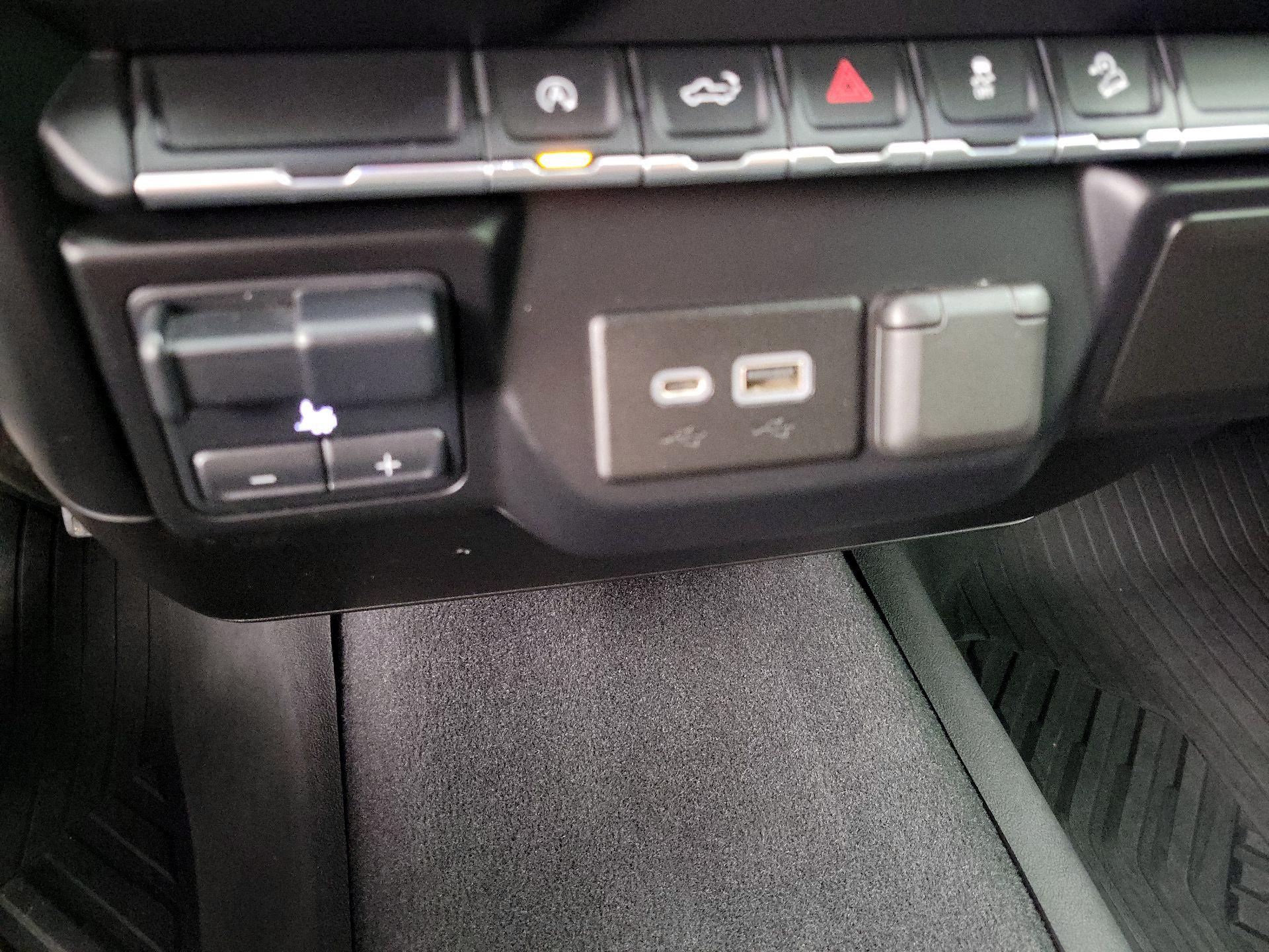 Thumbnail: 2020 Chevrolet Silverado 1500 - 18