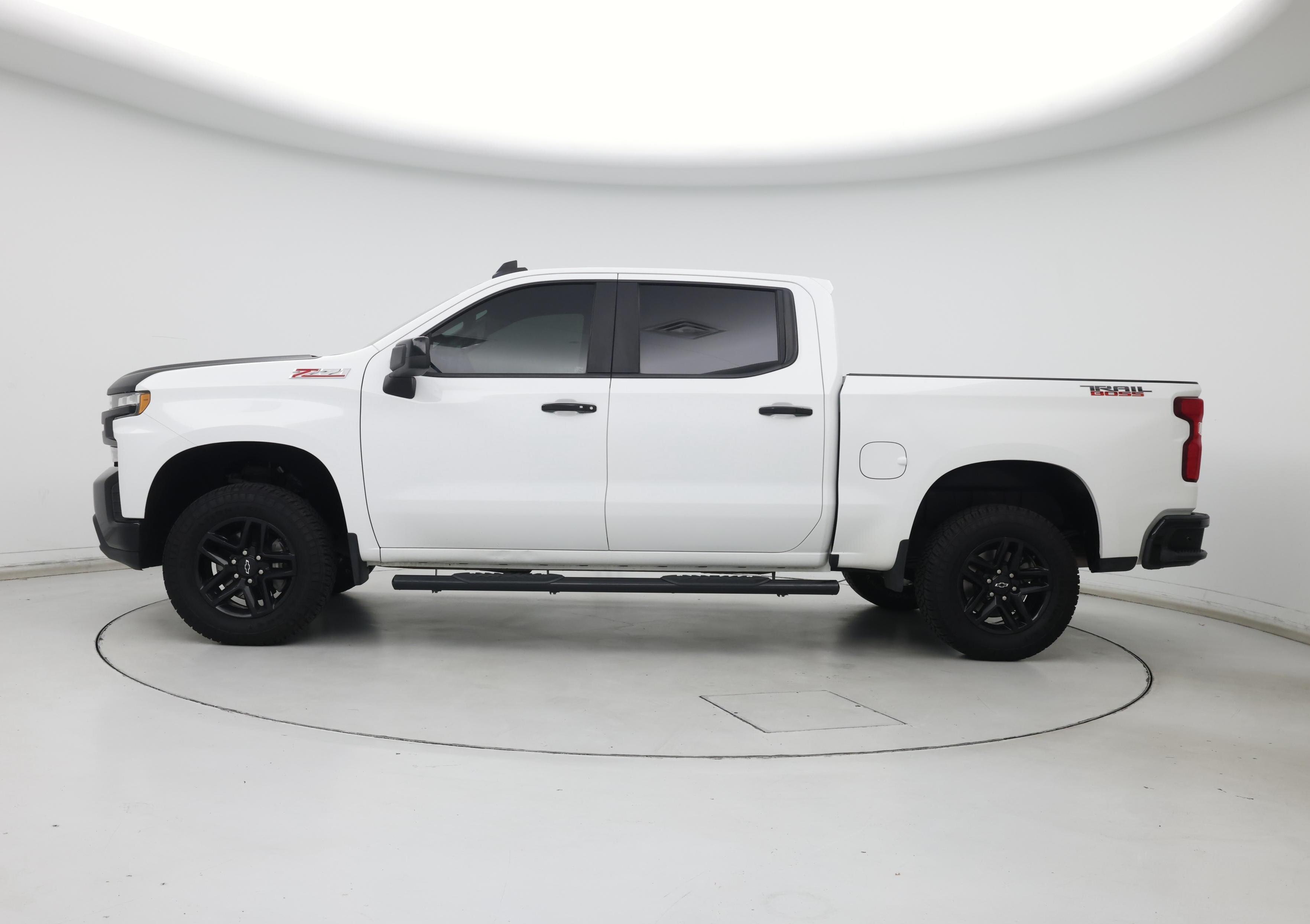 Thumbnail: 2020 Chevrolet Silverado 1500 - 3