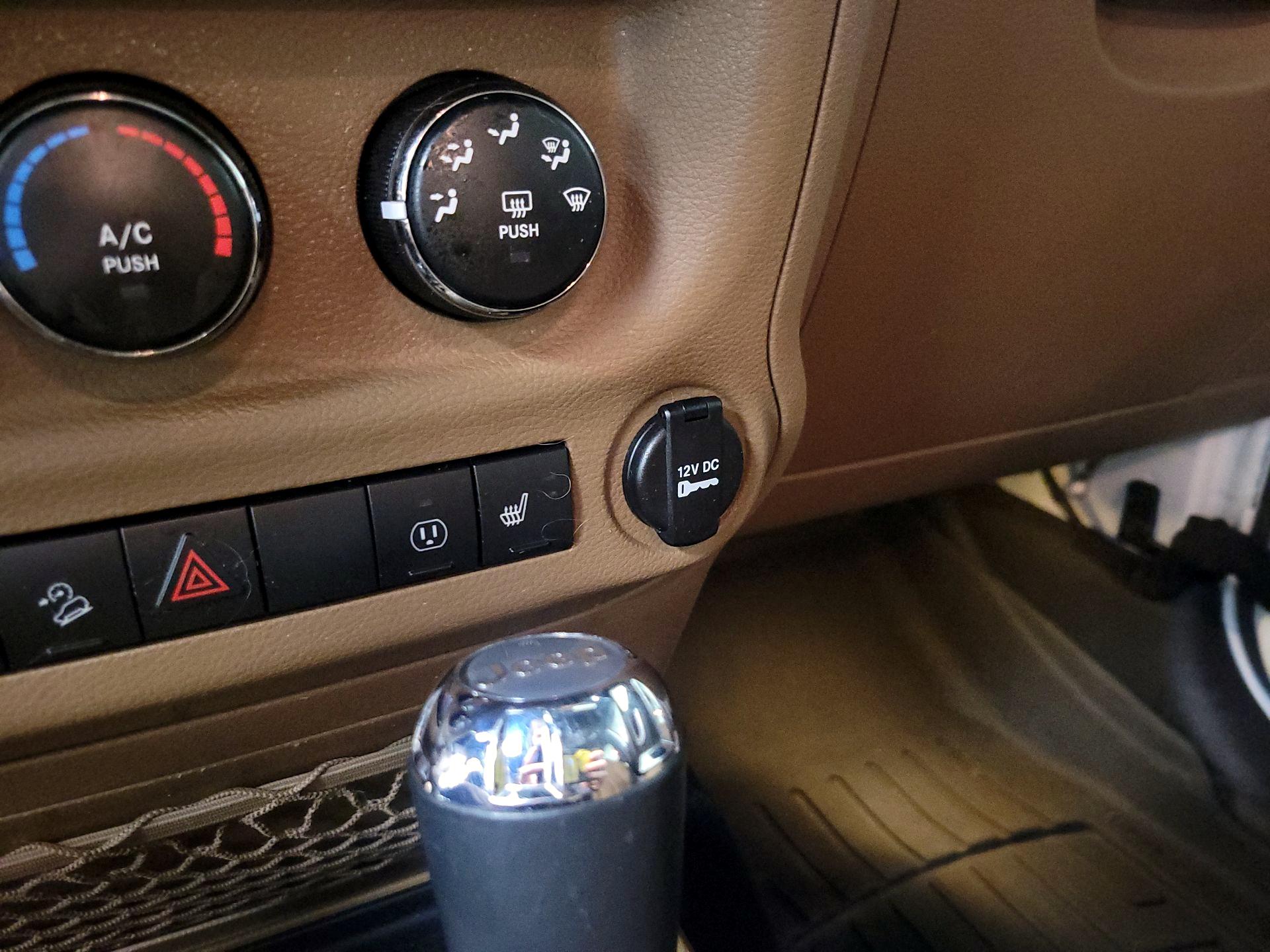 Thumbnail: 2017 Jeep Wrangler - 18
