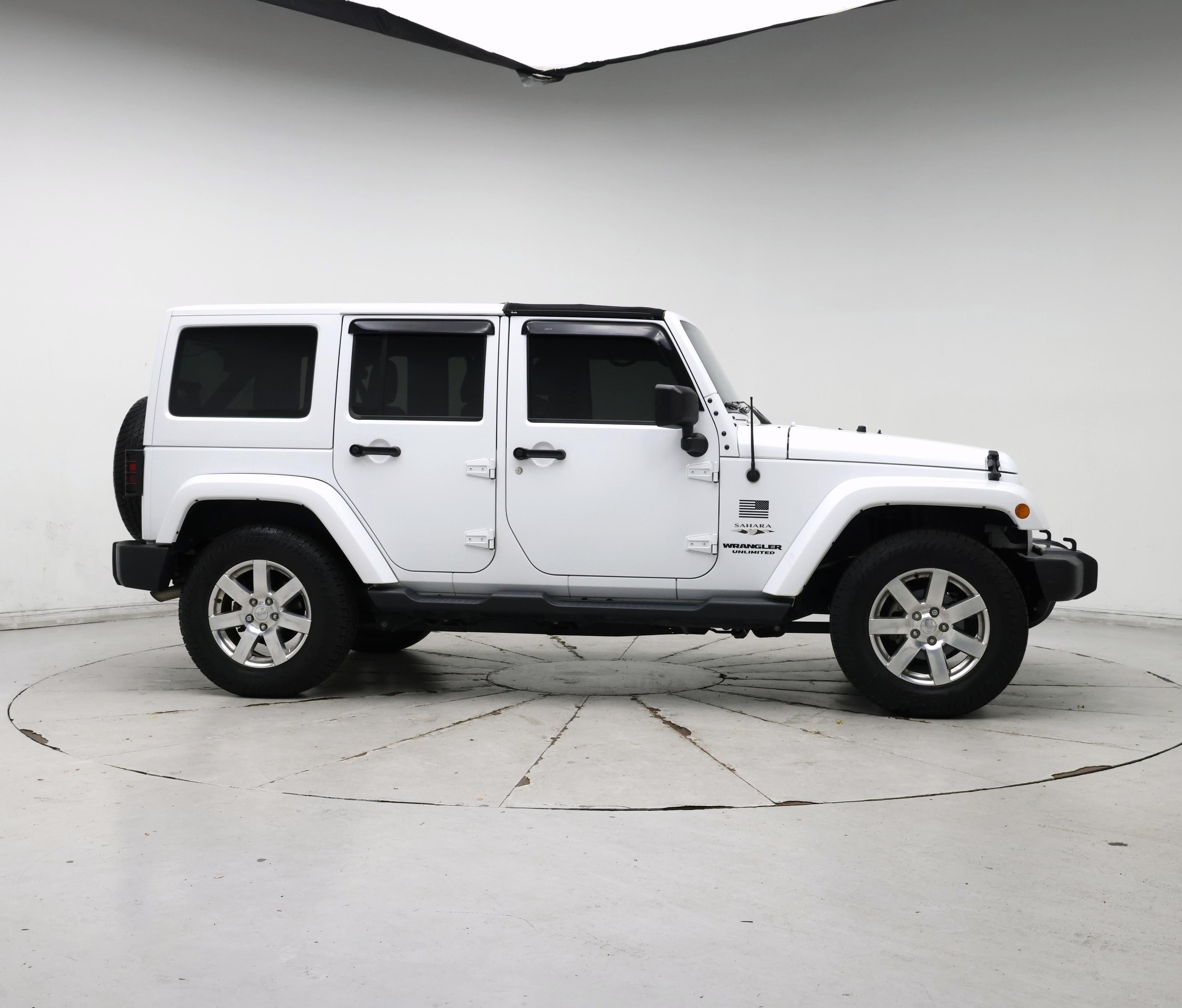 Thumbnail: 2017 Jeep Wrangler - 7