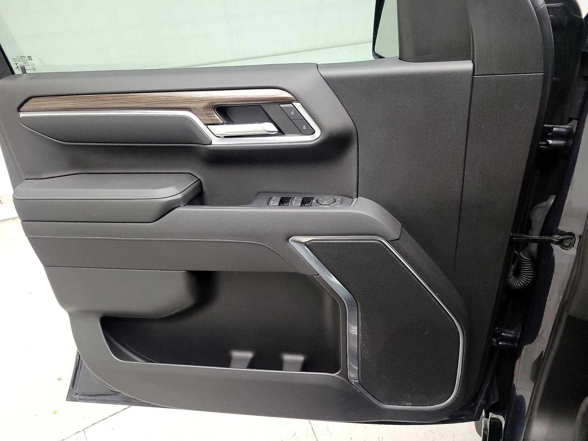 Thumbnail: 2022 Chevrolet Silverado 1500 - 10