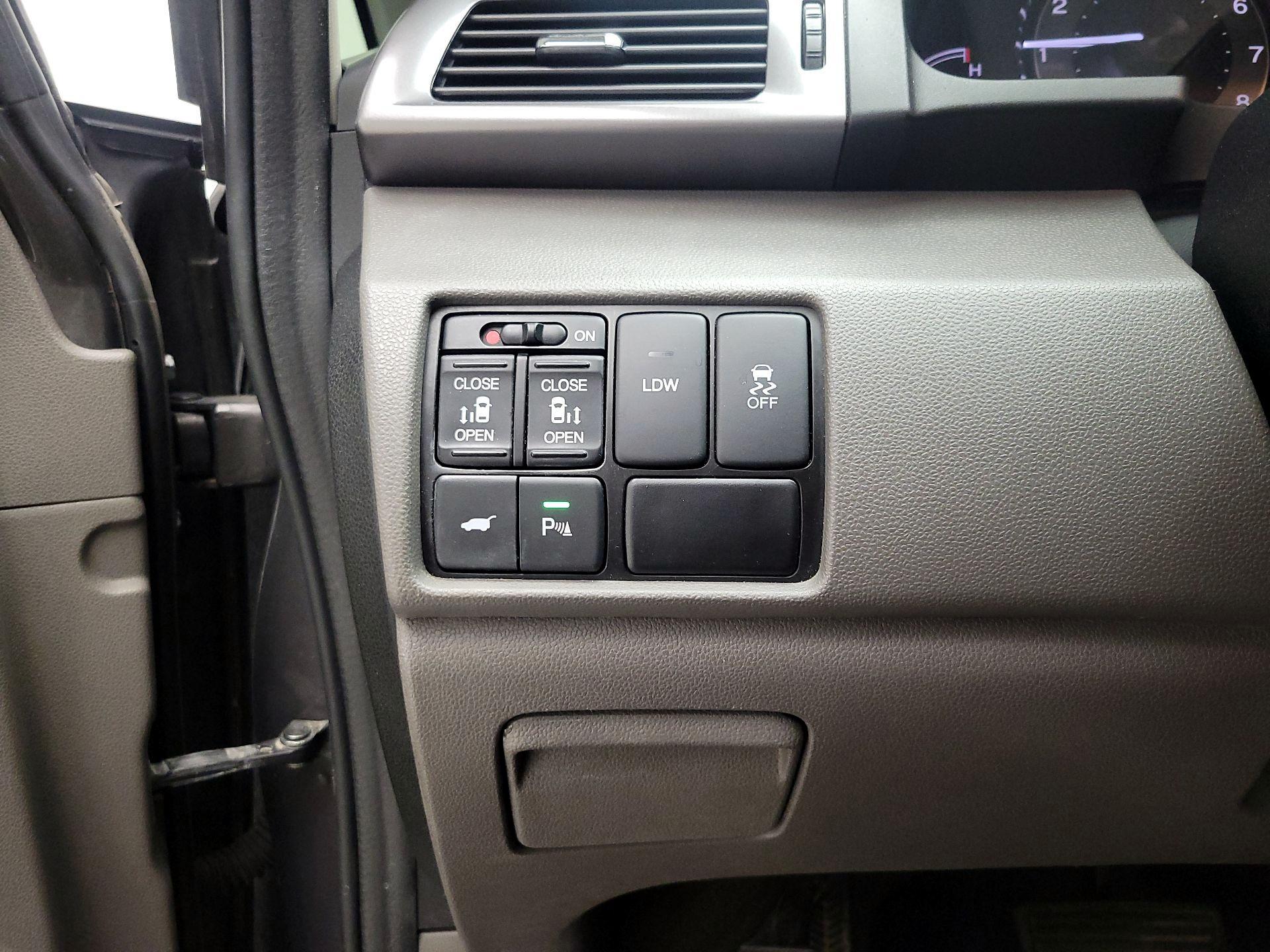 Thumbnail: 2015 Honda Odyssey - 11