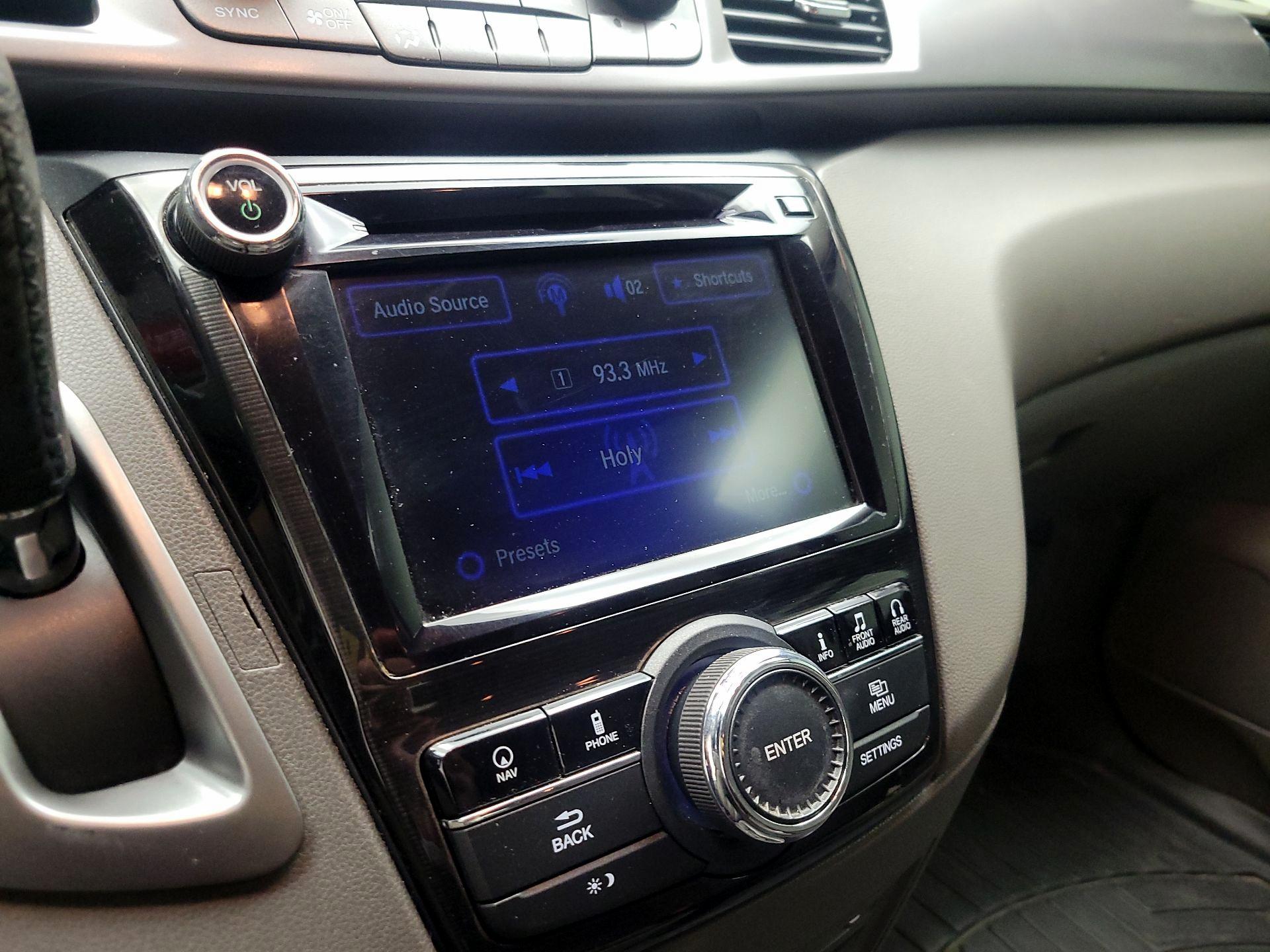 Thumbnail: 2015 Honda Odyssey - 14