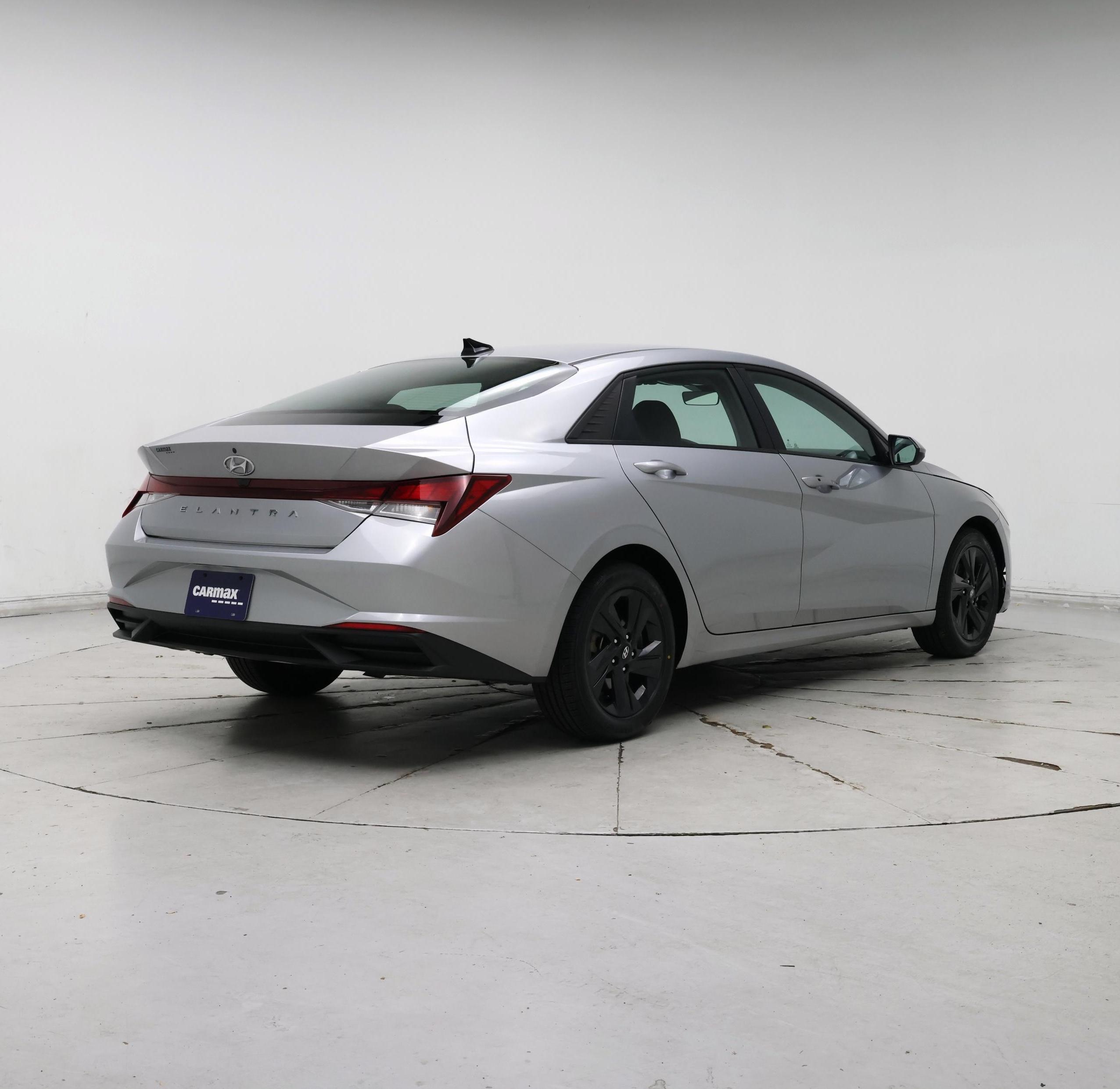 Thumbnail: 2023 Hyundai Elantra - 8