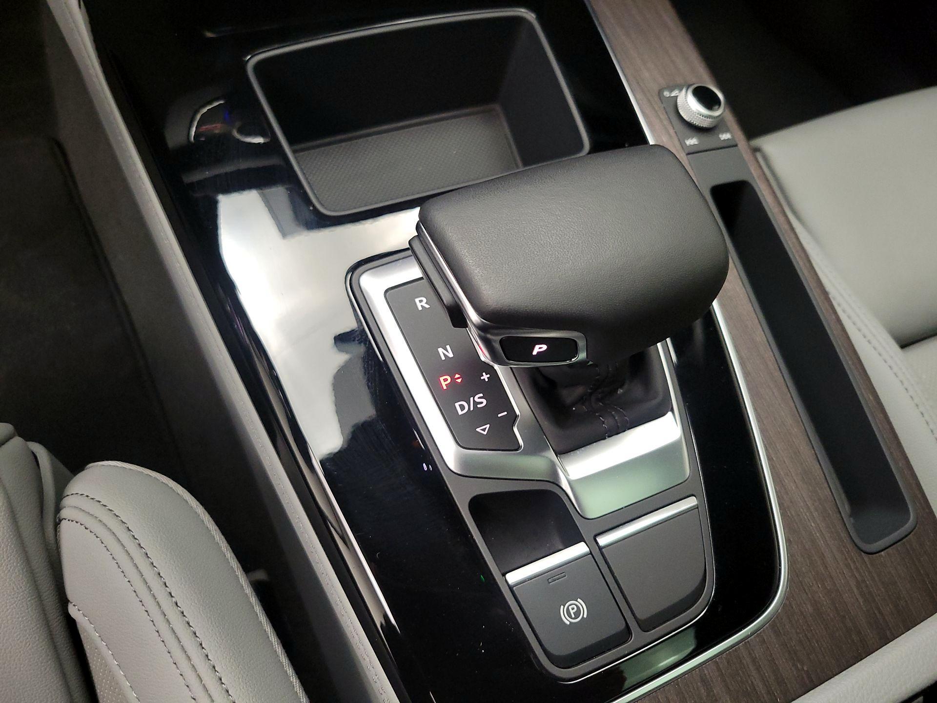 Thumbnail: 2023 Audi Q5 - 18