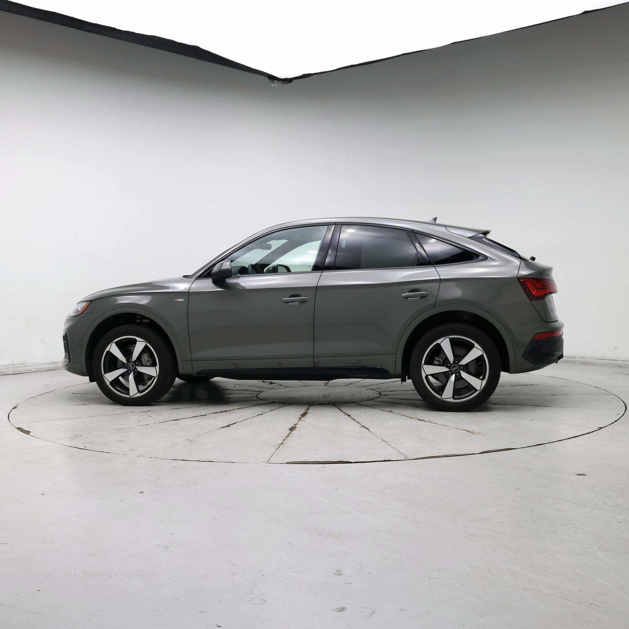 Thumbnail: 2023 Audi Q5 - 3