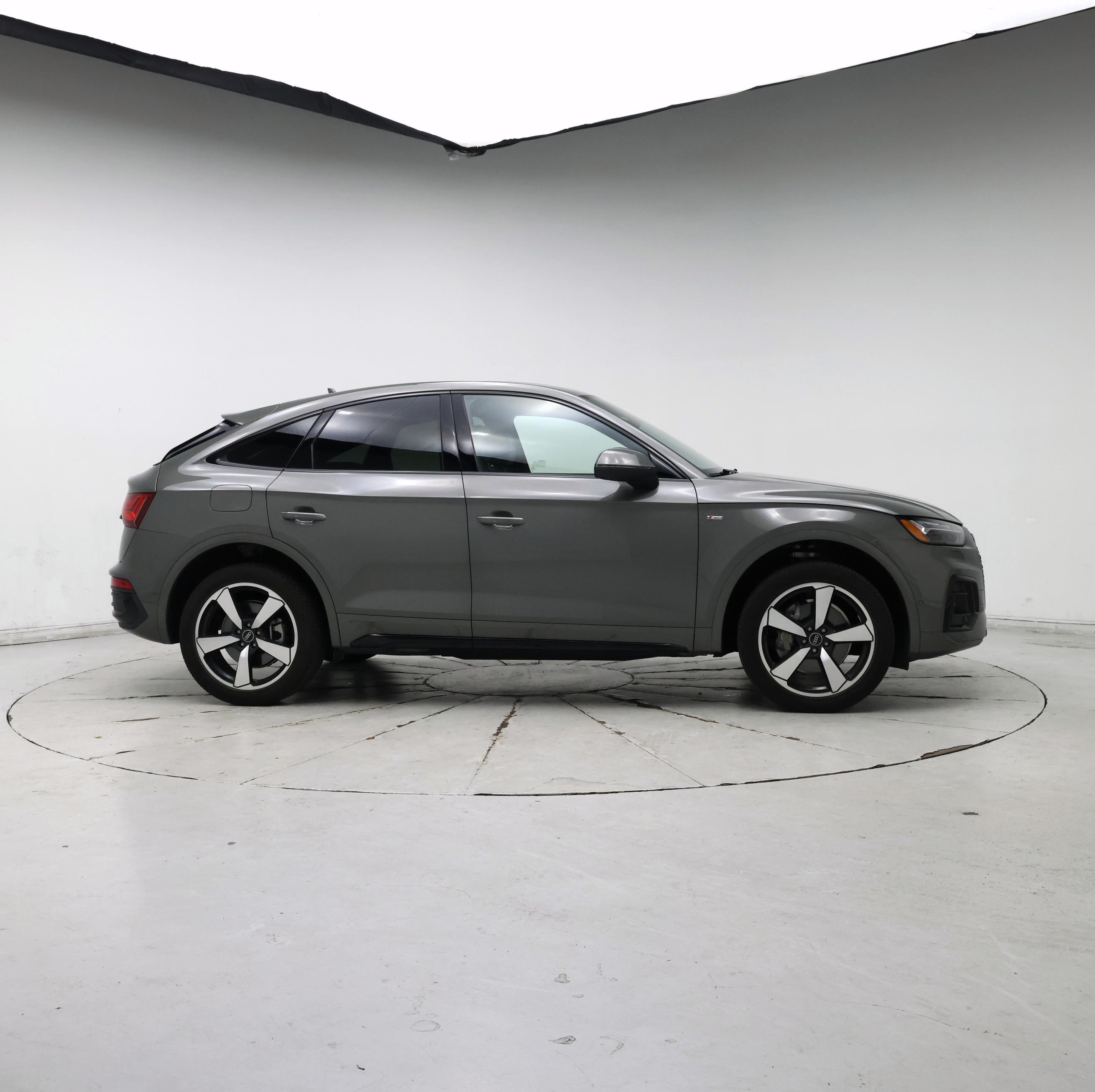 Thumbnail: 2023 Audi Q5 - 7