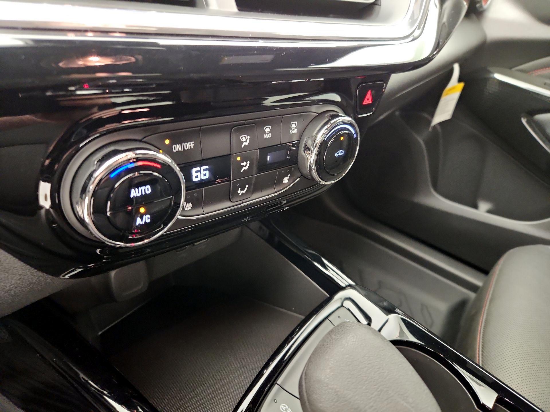 Thumbnail: 2025 Chevrolet Trax - 16