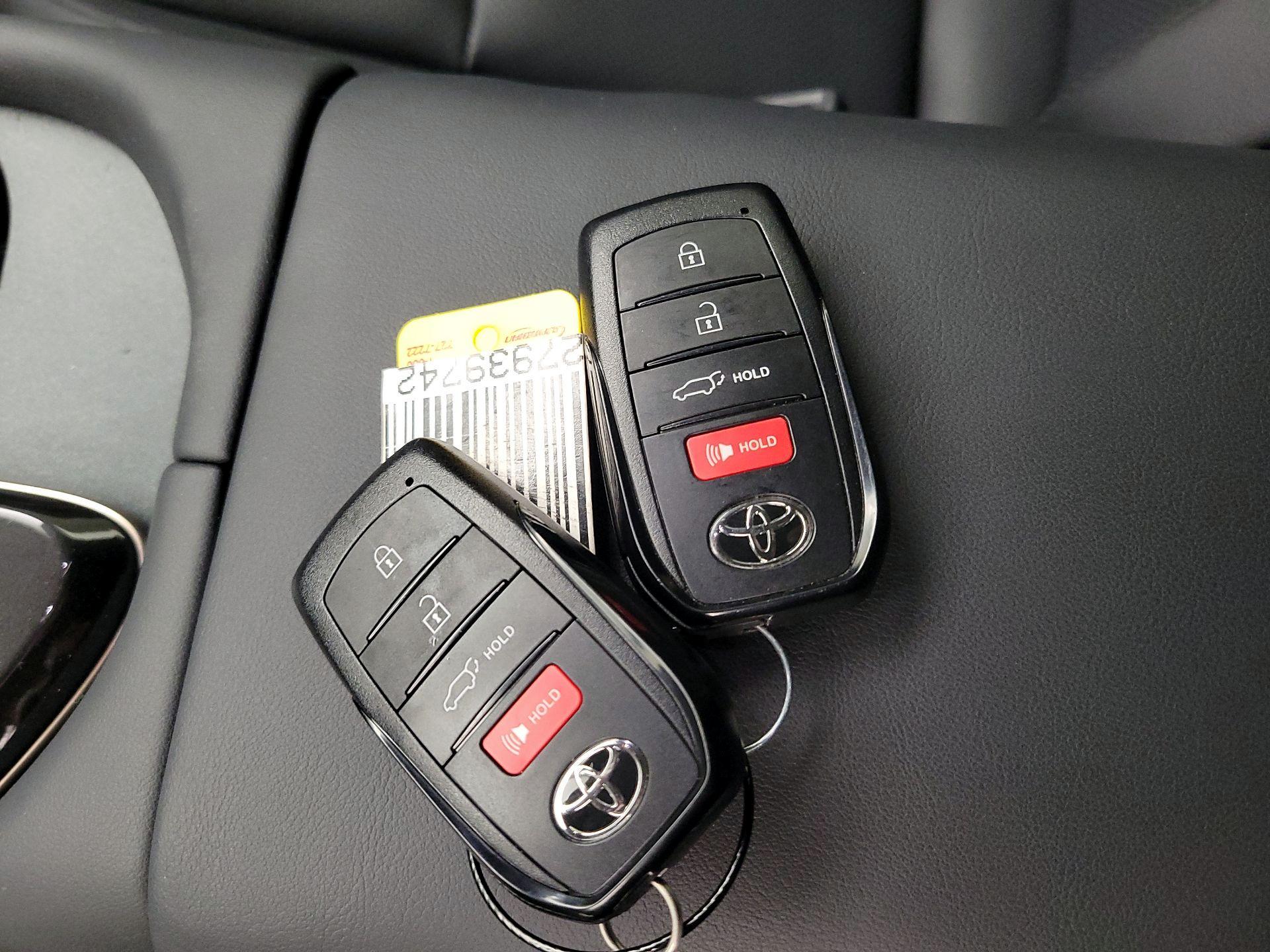 Thumbnail: 2025 Toyota Crown Signia - 18