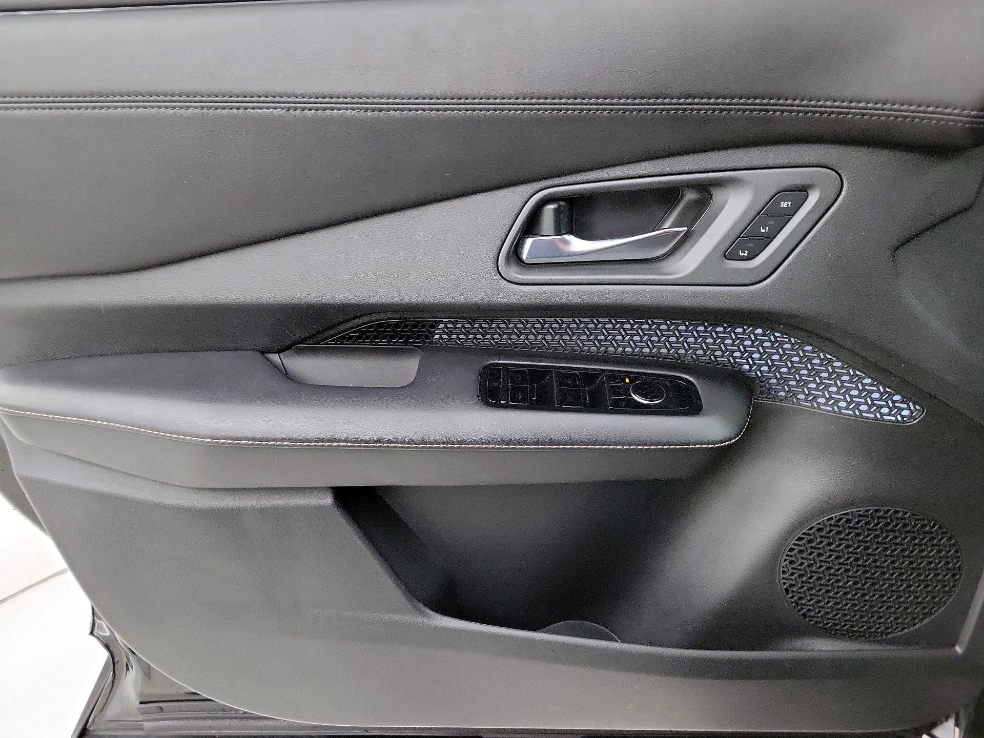 Thumbnail: 2023 Nissan Ariya - 12